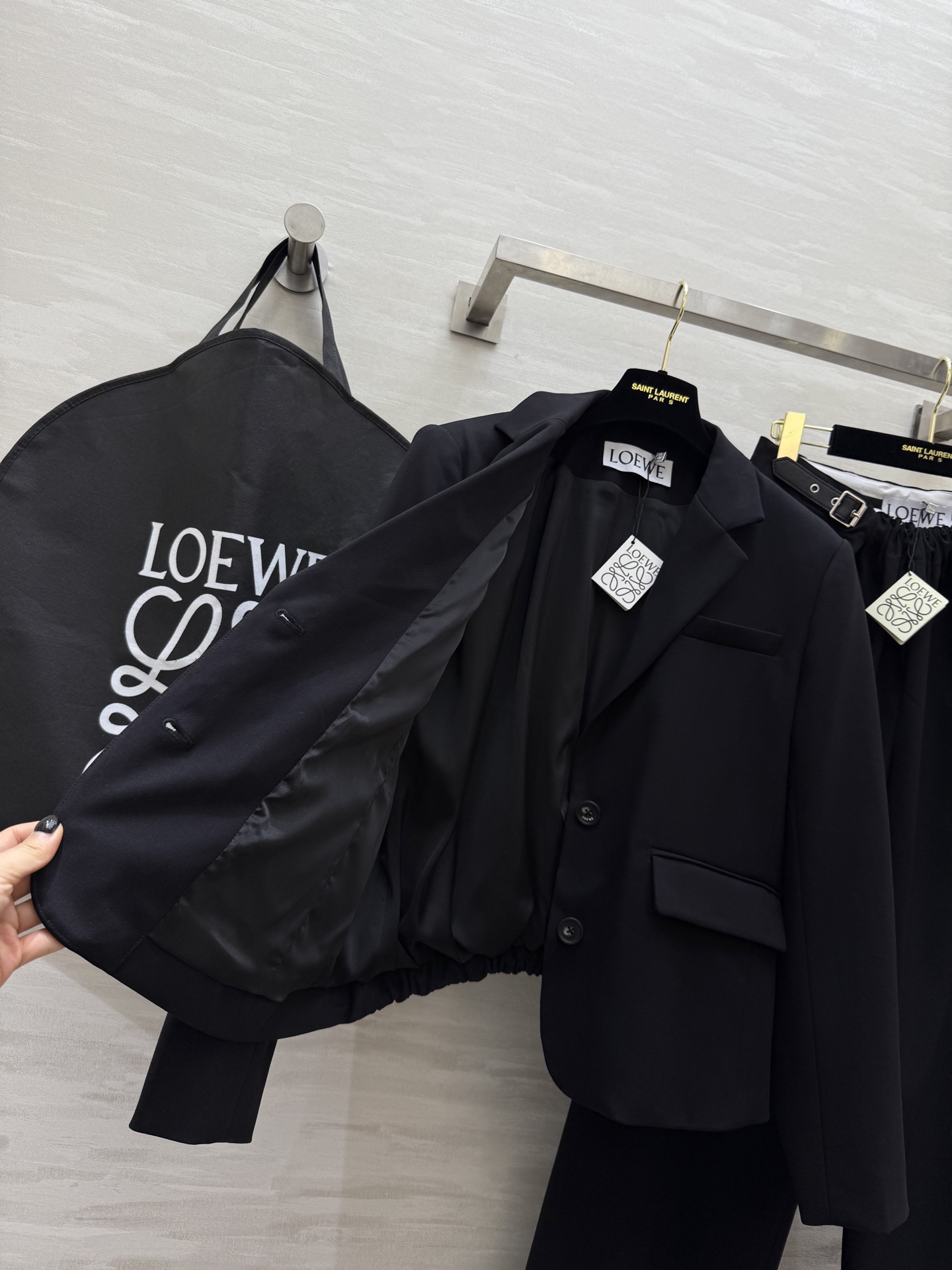 #Loew♡²⁵秋冬新款 西装套装 分开发售 高品质 现货来size：S/M/L（S码肩宽：38，胸围：