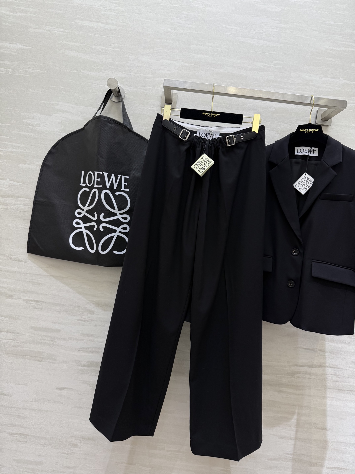 #Loew♡²⁵秋冬新款 西装套装 分开发售 高品质 现货来size：S/M/L（S码肩宽：38，胸围：