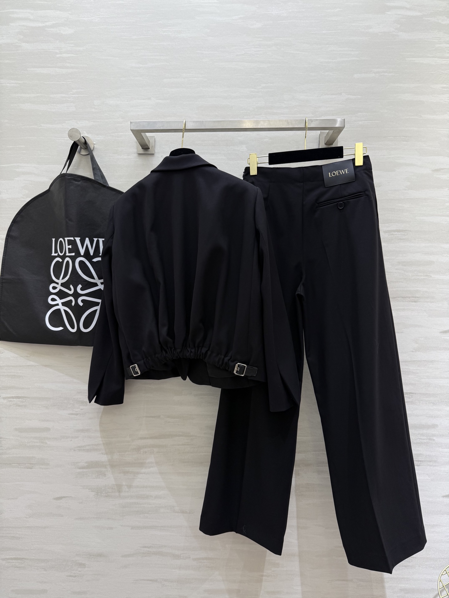 #Loew♡²⁵秋冬新款 西装套装 分开发售 高品质 现货来size：S/M/L（S码肩宽：38，胸围：