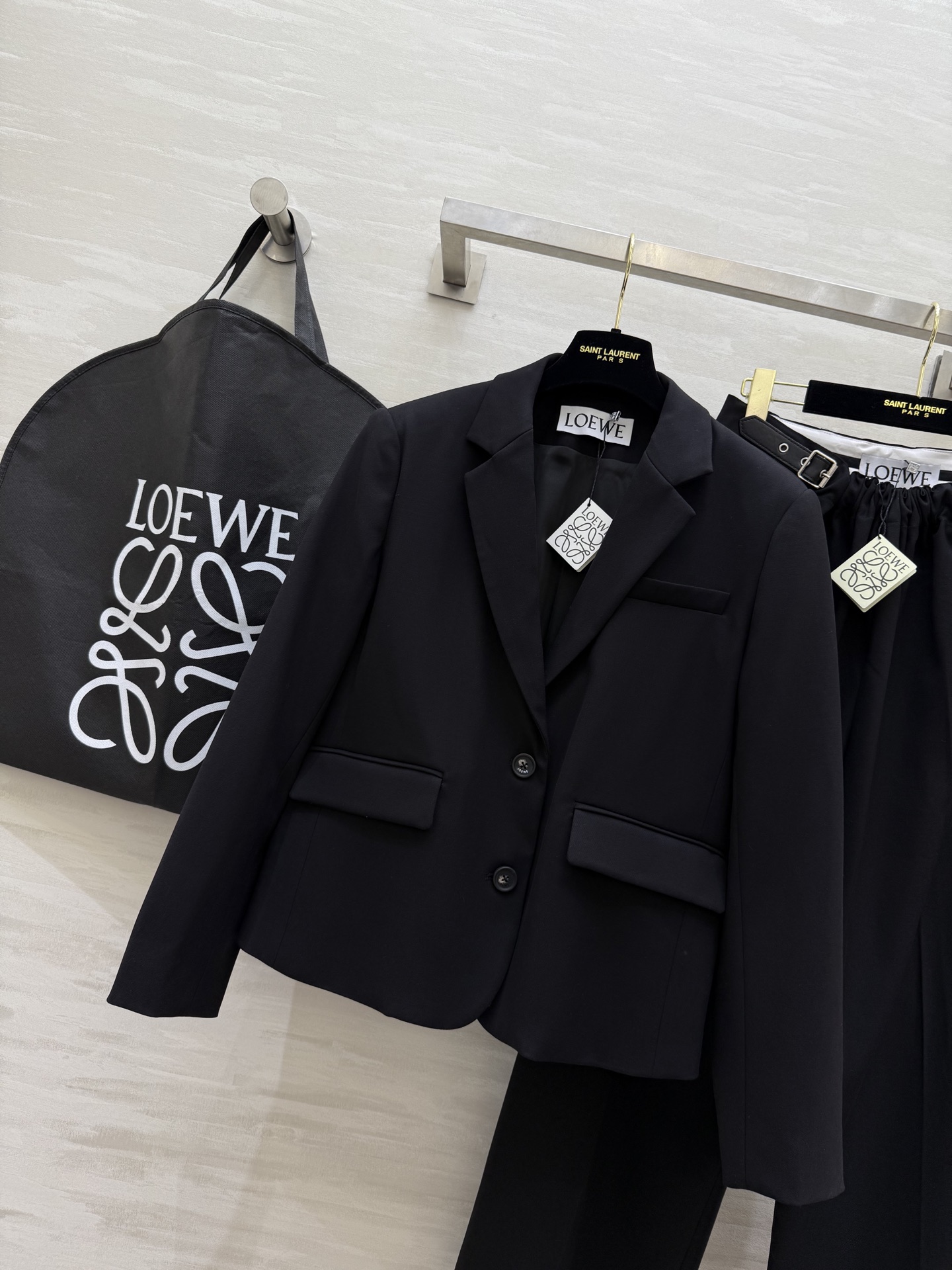 #Loew♡²⁵秋冬新款 西装套装 分开发售 高品质 现货来size：S/M/L（S码肩宽：38，胸围：