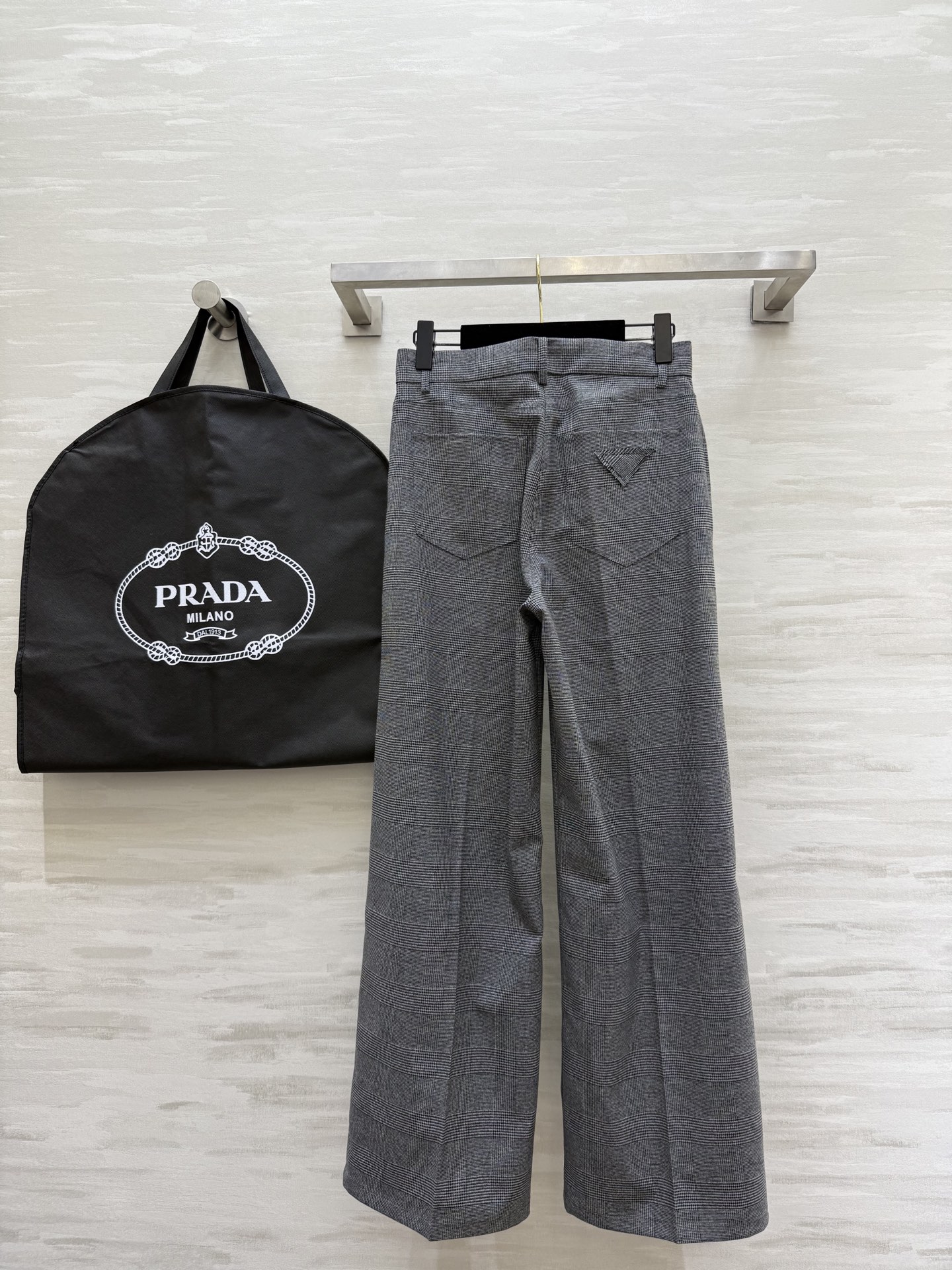 #Prad♡²⁵秋冬新款 羊毛混纺直筒西裤 高品质定制 现货首发size：S/M/L（s码腰围：70，胸