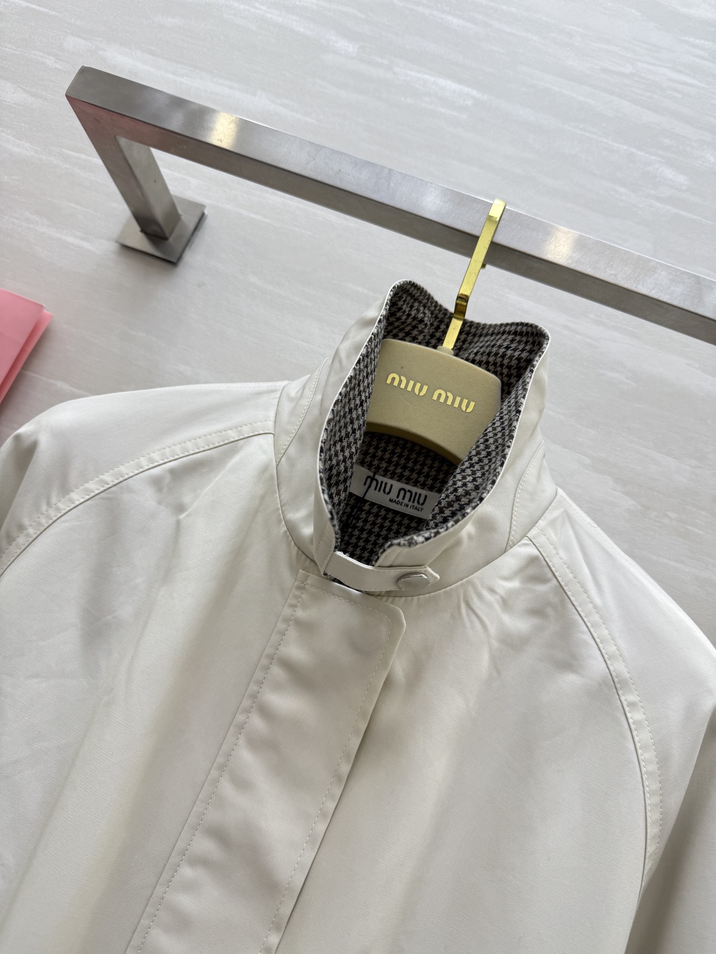 #Miumi♡²⁵秋冬新款 夹克外套 高品质 现货来size：S/M/L（s码胸围：112，衣长：52）