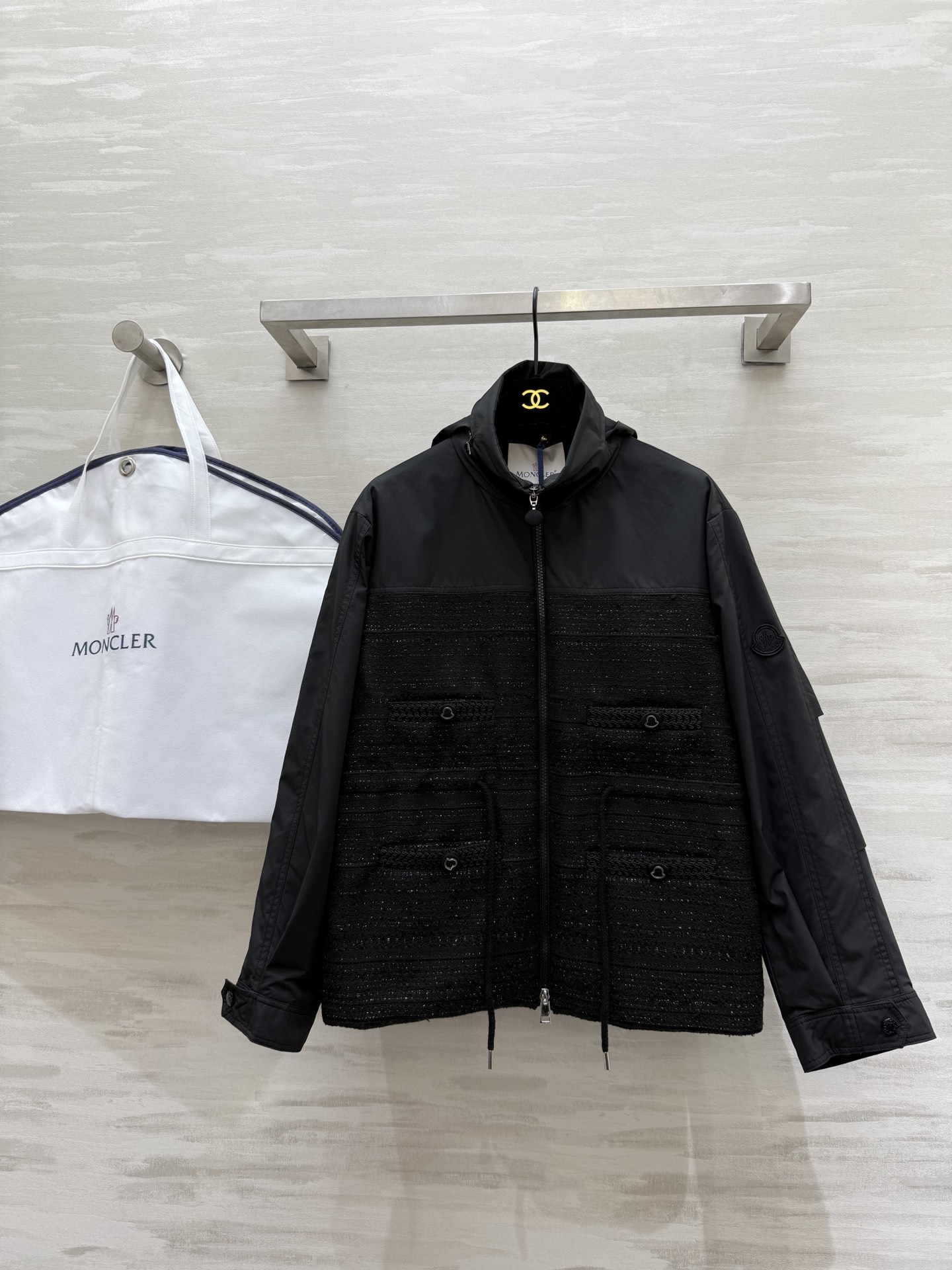 NO:591525,#Moncl autumn and winter new style hooded tweed patchwork jacket with flexible waist to make you look slimmer. High quality. Available in stock. Available in sizes S/M/L (S size shoulder width 45, bust 104, length 57),,jackets & coats,hats,alexander wang19860909#Moncl秋冬新款 连帽花呢拼接外套 腰部灵活收腰显瘦 高品质 现货来sizeS/M/L（s码肩宽45,胸围104,衣长57）,,jackets & coats,hats,alexander wang,Women's clothing