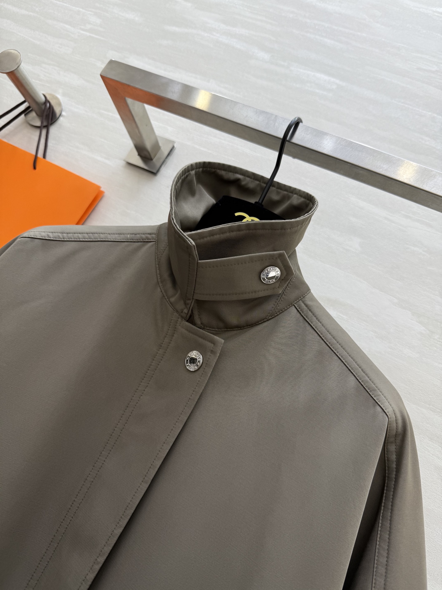 #Herme♡²⁵秋冬新款 中长款风衣外套 高品质 现货来size：S/M/L（s码胸围：136，衣长：