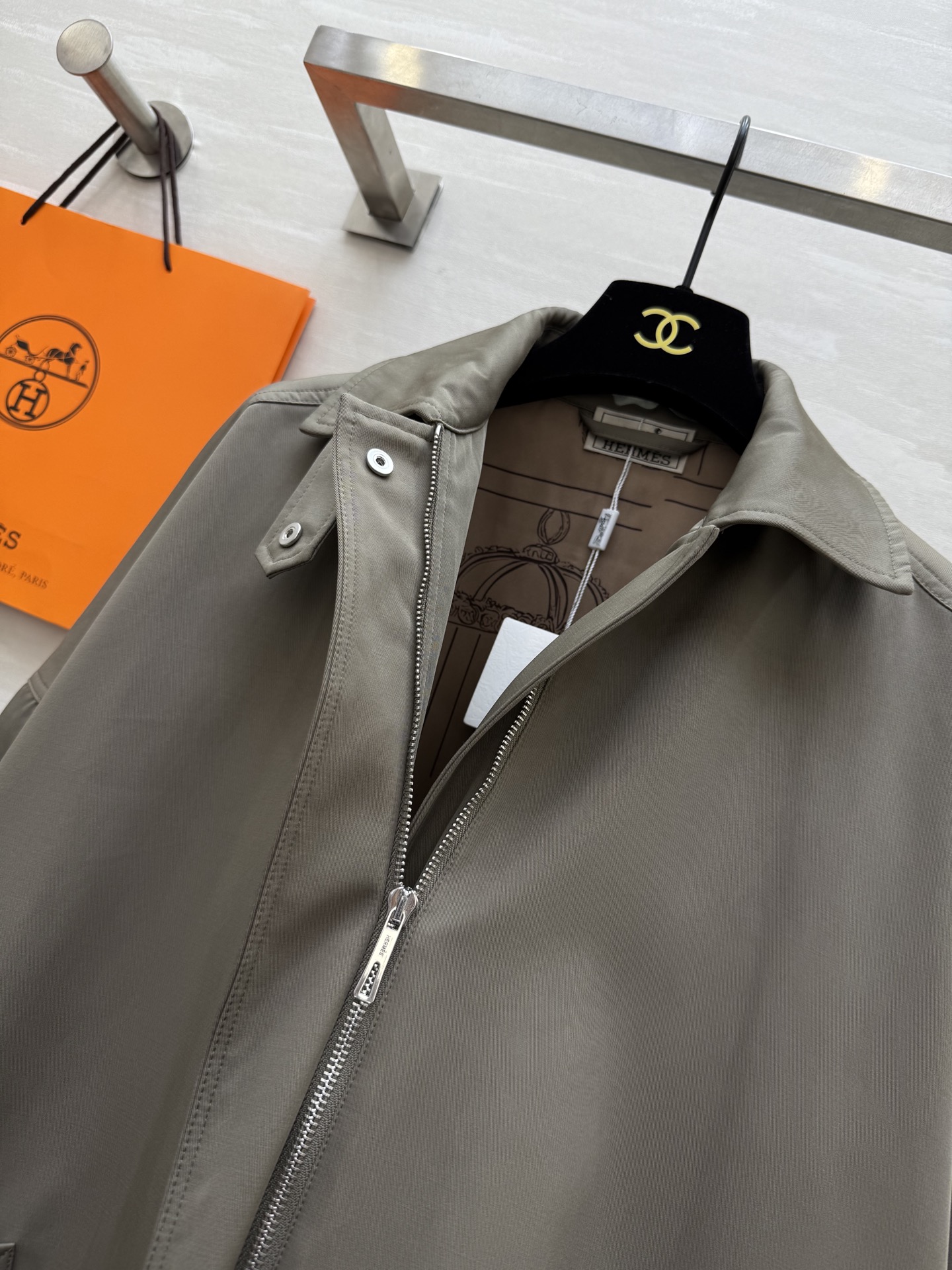 #Herme♡²⁵秋冬新款 中长款风衣外套 高品质 现货来size：S/M/L（s码胸围：136，衣长：