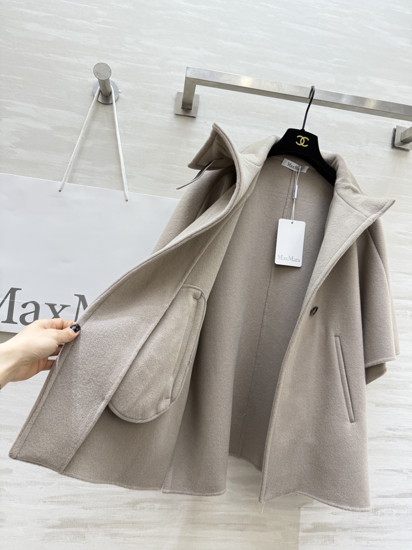 #Maxmar♡²⁵秋冬新款 羊毛呢斗篷外套 高品质 现货来size：S/M/L（s码胸围：146，衣长