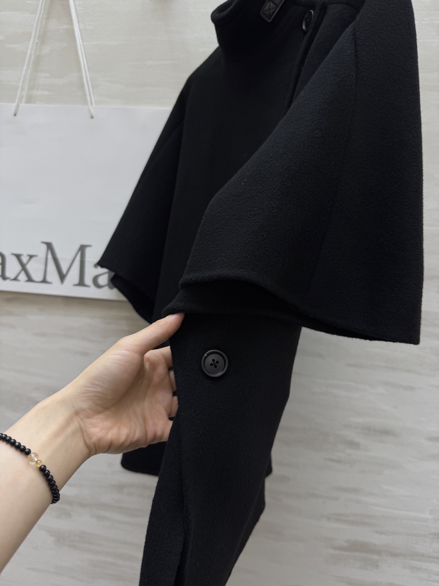 #Maxmar♡²⁵秋冬新款 羊毛呢斗篷外套 高品质 现货来size：S/M/L（s码胸围：146，衣长