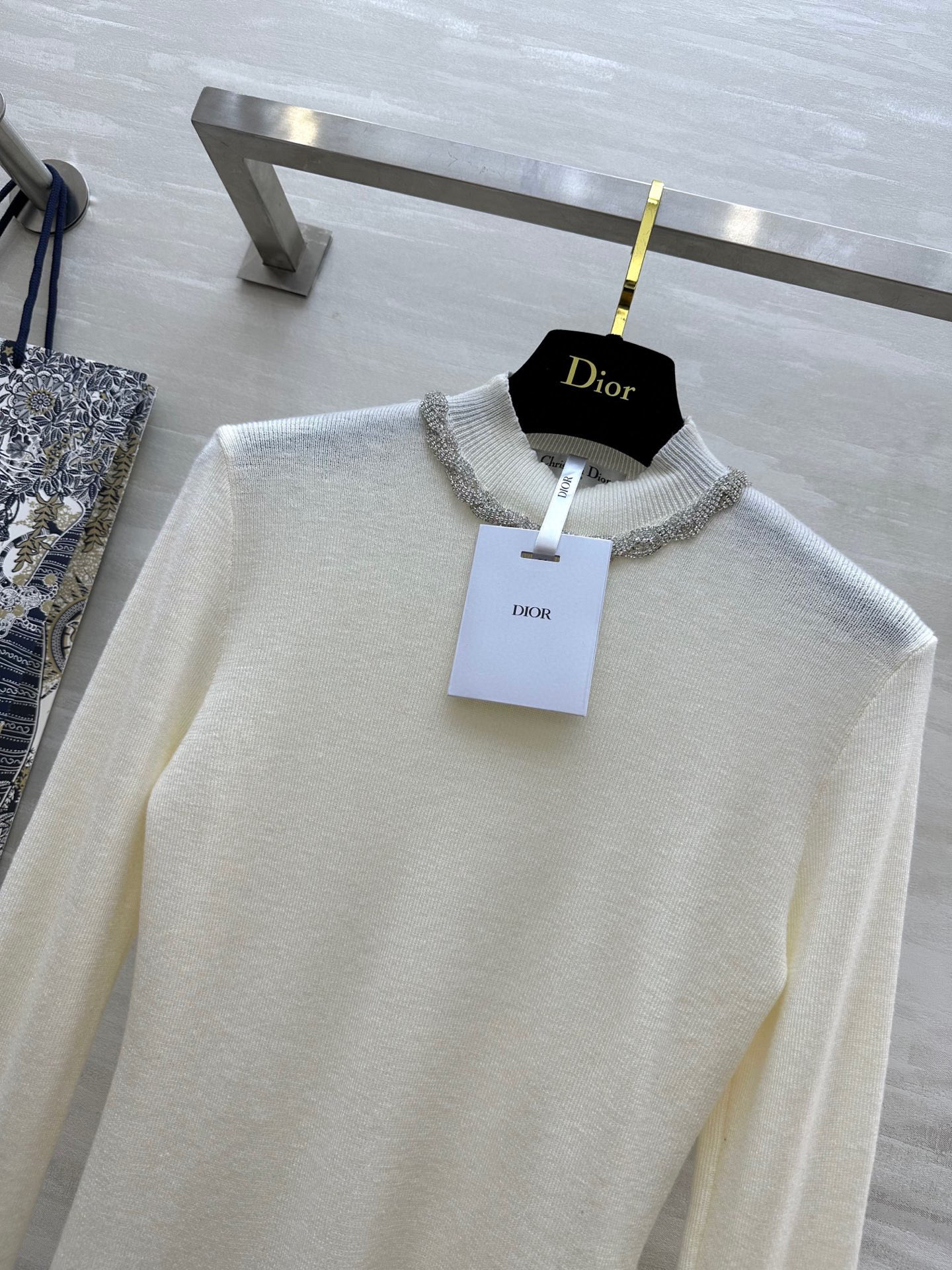 #DIO♡²⁵新款 重工钉钻羊毛上衣 领口重工满钻 今年一定满赚[烟花] 袖口蕾丝拼接细节感十足 定制羊