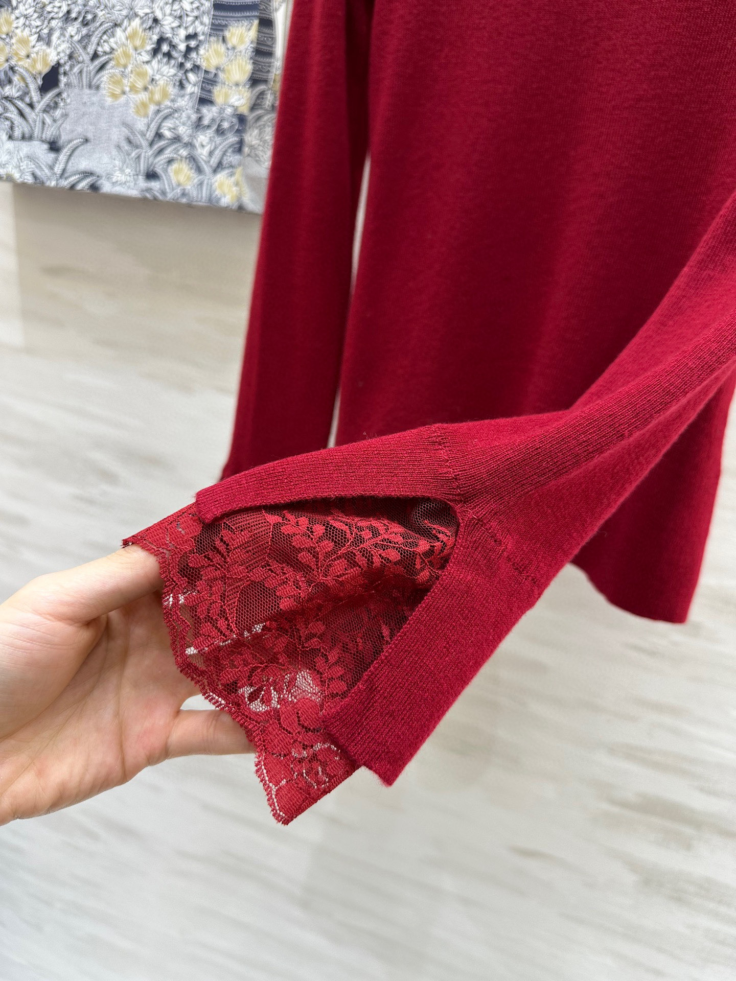 #DIO♡²⁵新款 重工钉钻羊毛上衣 领口重工满钻 今年一定满赚[烟花] 袖口蕾丝拼接细节感十足 定制羊