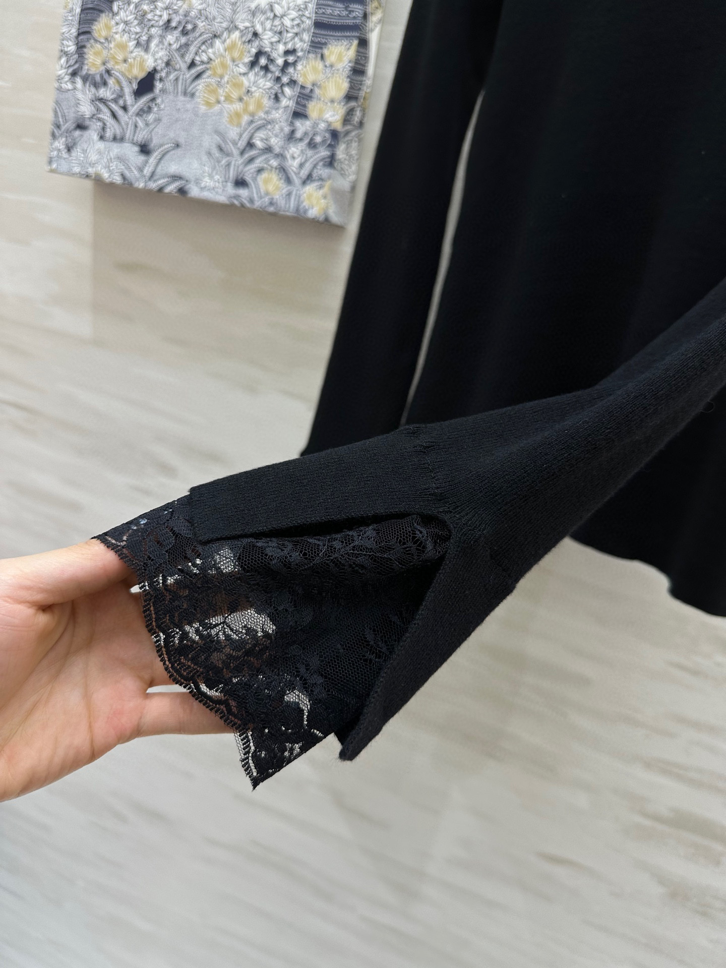 #DIO♡²⁵新款 重工钉钻羊毛上衣 领口重工满钻 今年一定满赚[烟花] 袖口蕾丝拼接细节感十足 定制羊