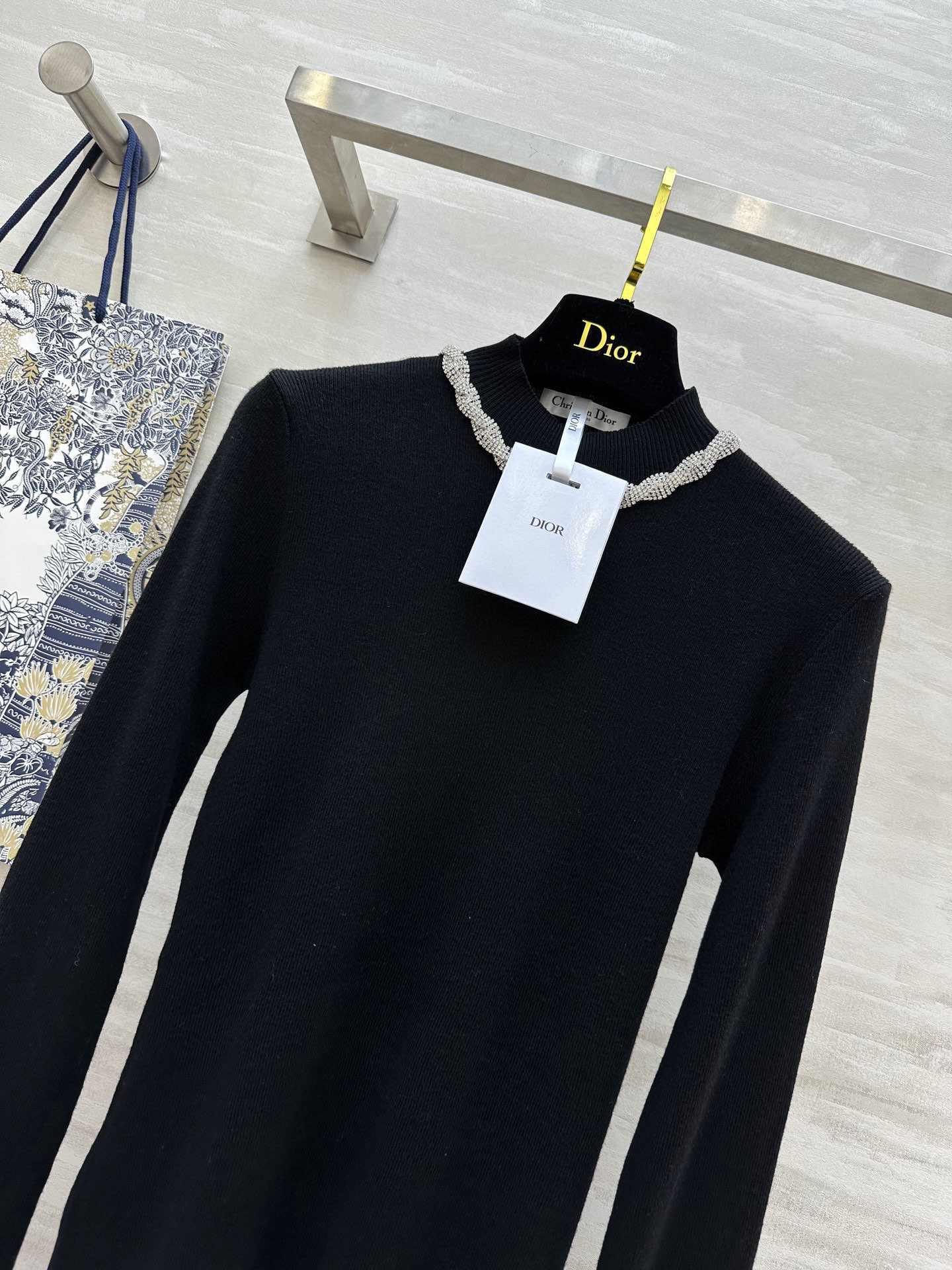 #DIO♡²⁵新款 重工钉钻羊毛上衣 领口重工满钻 今年一定满赚[烟花] 袖口蕾丝拼接细节感十足 定制羊