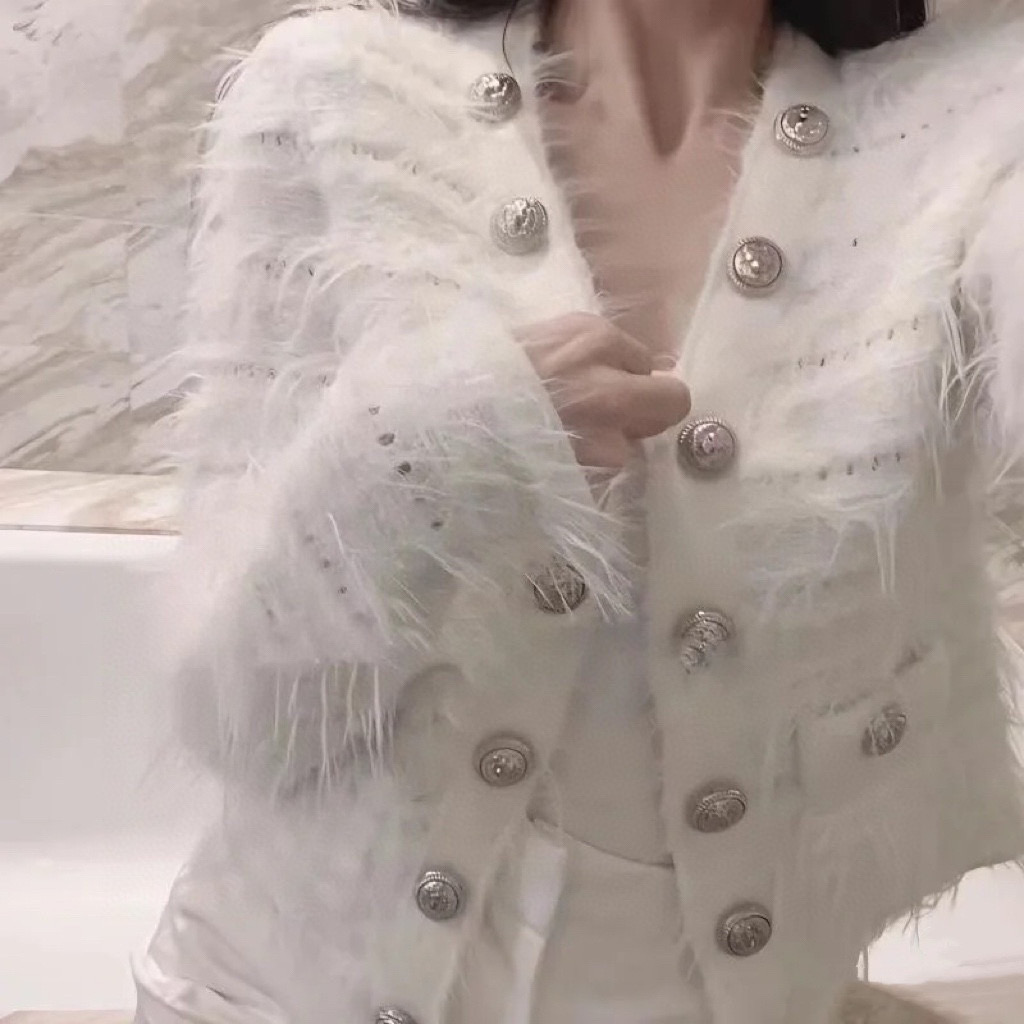 #BALMAI♡ 爆单款 重工编制名媛风外套 流苏感定制面料奢华精致 门襟定制金属扣细节感满满 合身剪裁