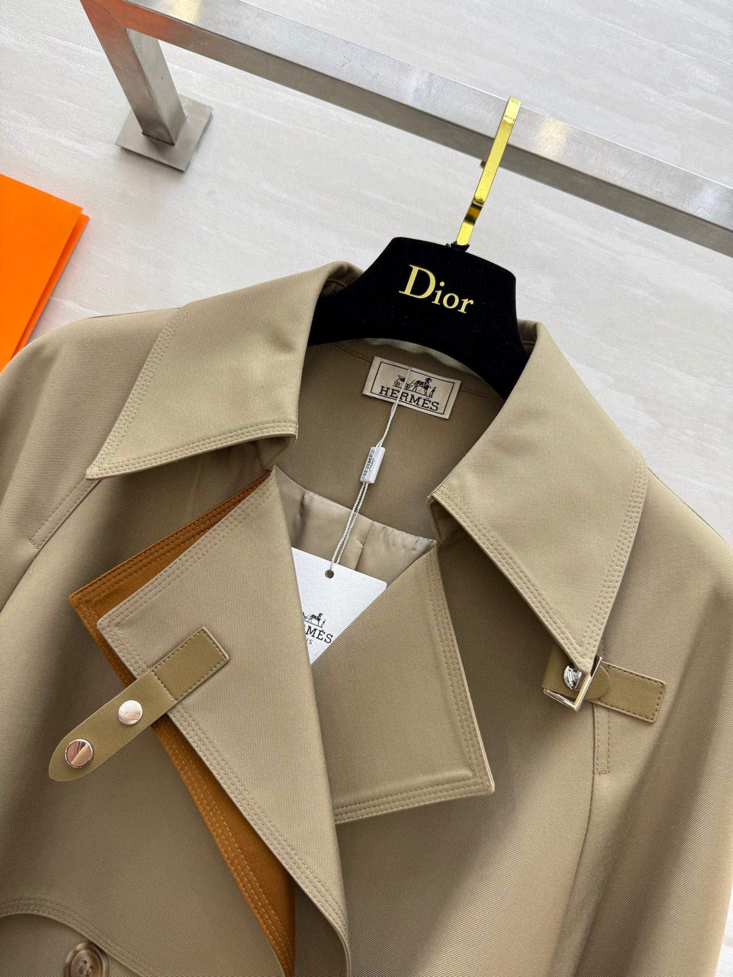 #Herme♡²⁵新款 撞色翻领长款风衣 高品质定制 现货首发size：S/M/L（M码胸围：98，衣长