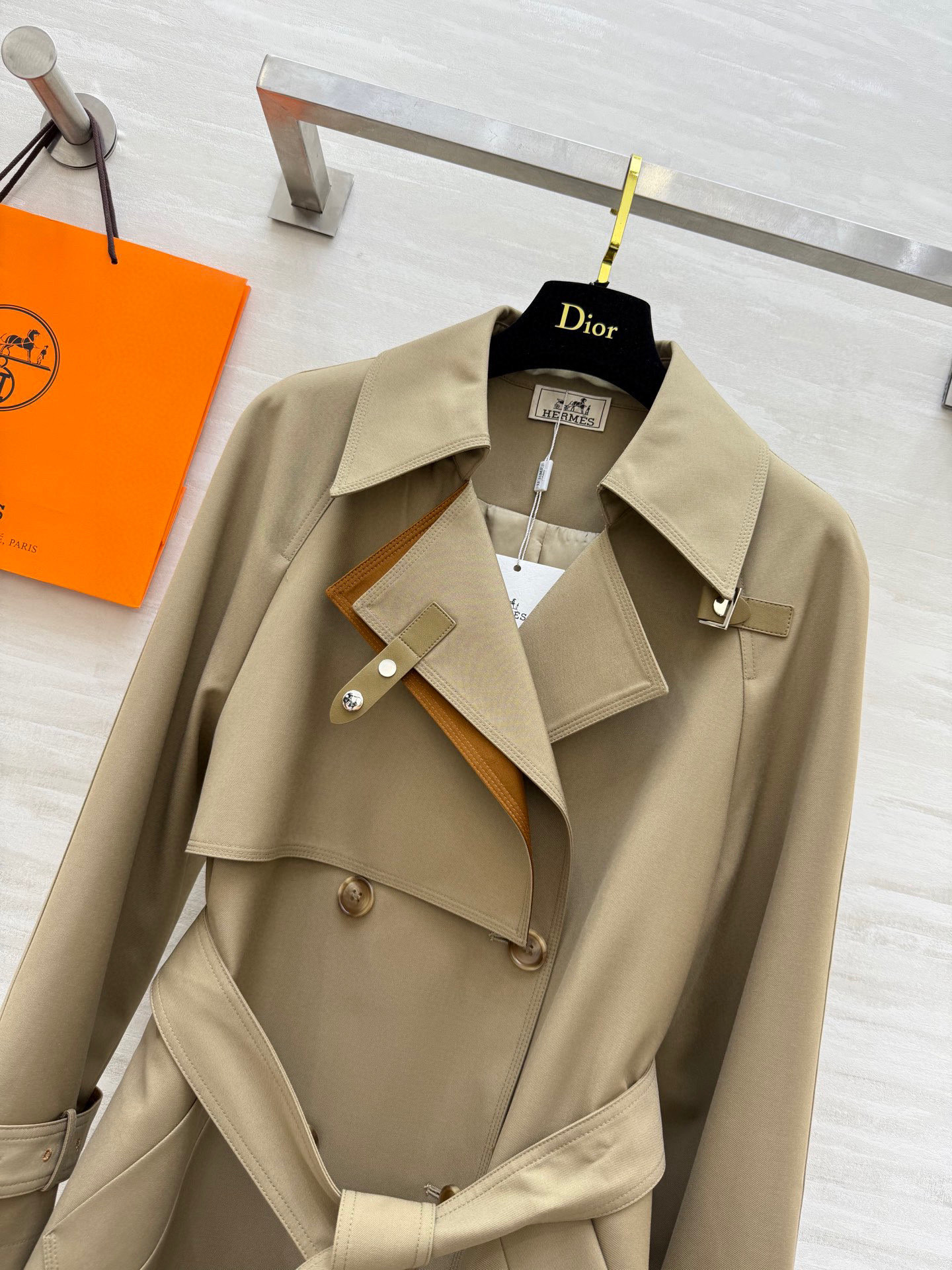 #Herme♡²⁵新款 撞色翻领长款风衣 高品质定制 现货首发size：S/M/L（M码胸围：98，衣长