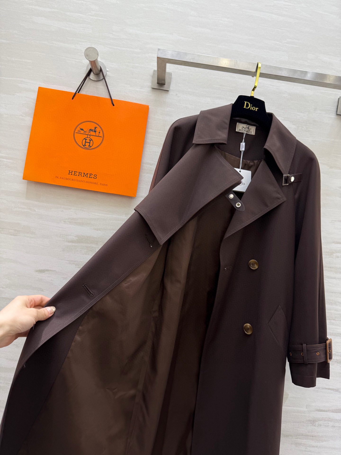 #Herme♡²⁵新款 撞色翻领长款风衣 高品质定制 现货首发size：S/M/L（M码胸围：98，衣长