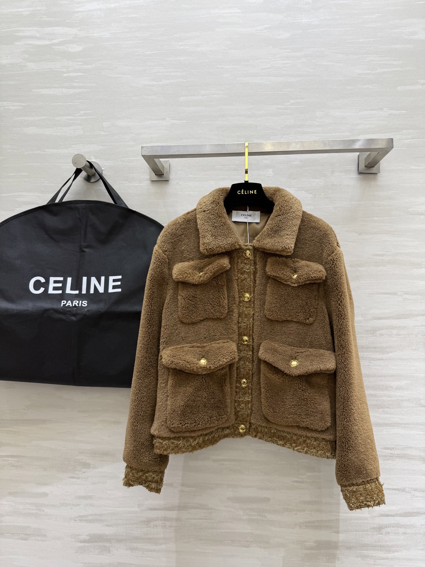 NO:605331,#Celin New Autumn and Winter Eco-Friendly Teddy Lambswool Jacket High Quality Customized Ready Available First SizeS/M/L (S Size Bust 100, Clothes Length 52),,celine,jackets & coats,alexander wang19860909#Celin秋冬新款 环保泰迪羔毛外套 高品质定制 现货首发sizeS/M/L（s码胸围100,衣长52）,,celine,jackets & coats,alexander wang,Women's clothing