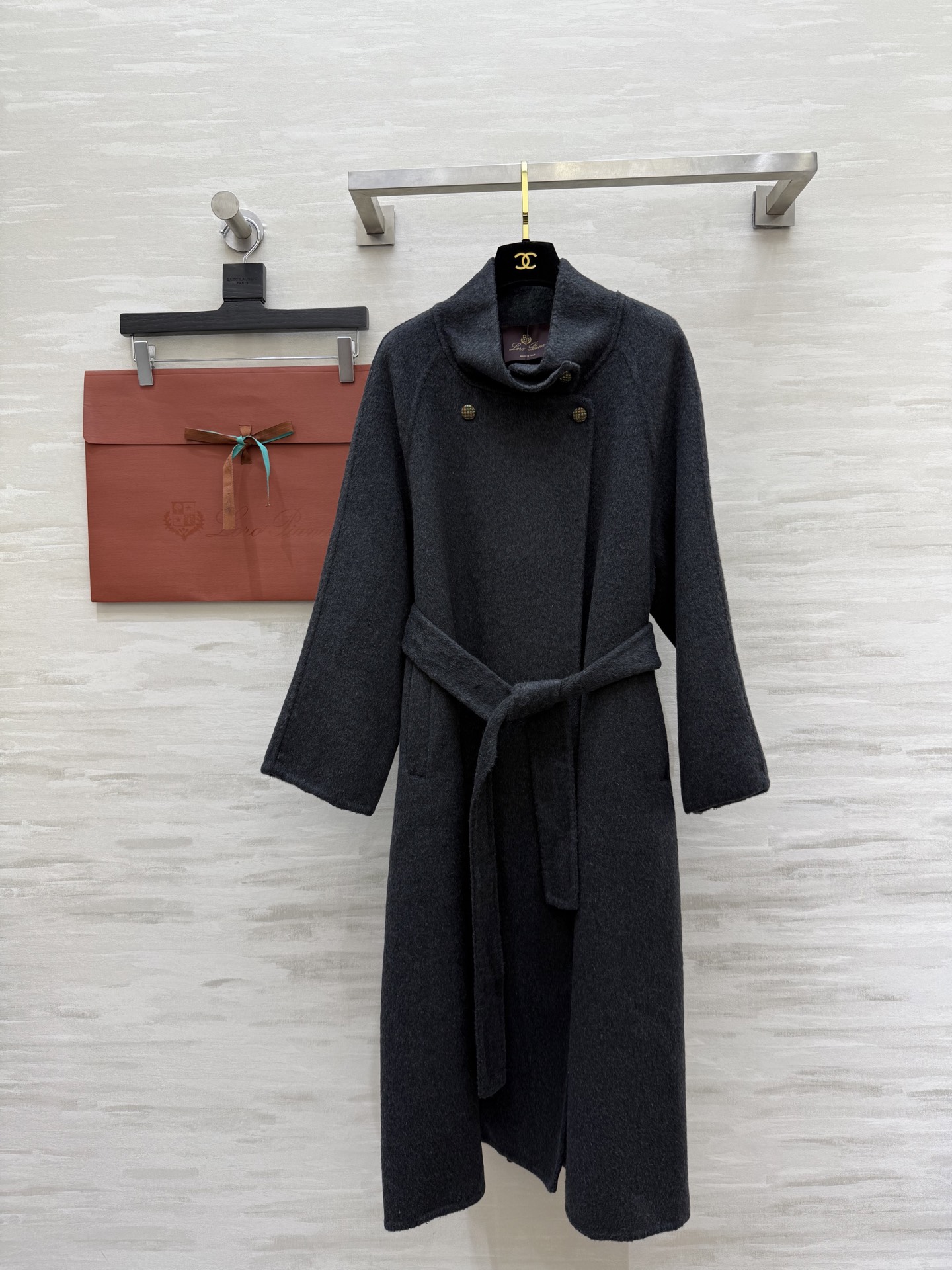 NO:605682,Comes with dust bag #Loro Pian new autumn and winter Albaka alpaca double-sided wool coat, high quality custom-made, available in stock first size S/M/L/XL (S size bust 110, length 115),,loro piana,jackets & coats,alexander wang19860909配防尘袋#Loro Pian秋冬新款 阿尔巴卡羊驼毛双面呢大衣外套 高品质定制 现货首发sizeS/M/L/XL（S码胸围110,衣长115）,,loro piana,jackets & coats,alexander wang,Women's clothing