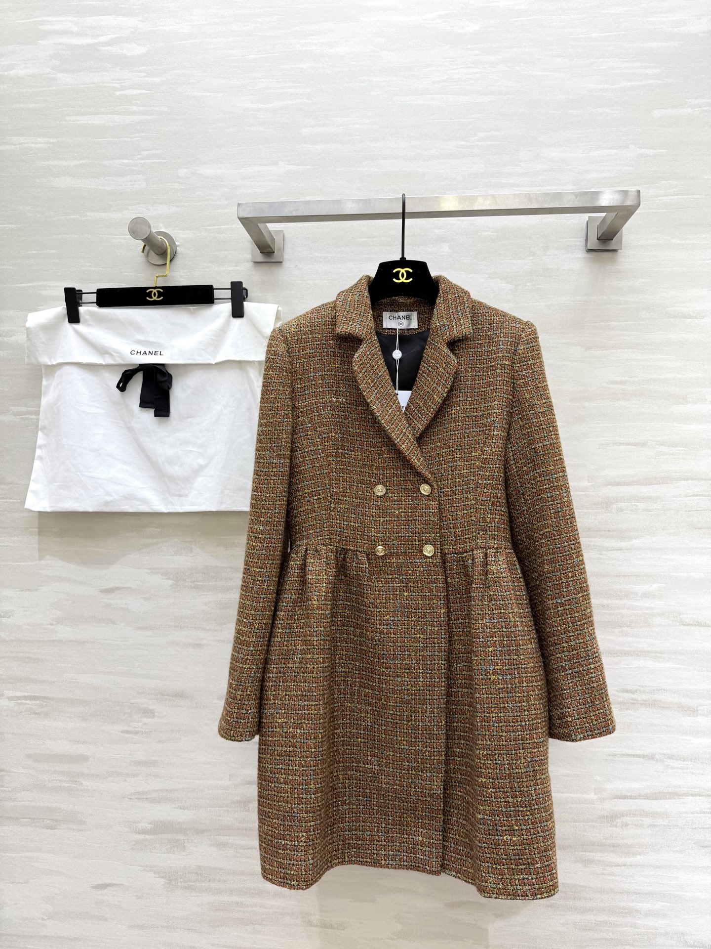 NO:606993,#Chane new autumn and winter style wool woven tweed dress, high quality customization, available in stock, sizeS/M/L (S size bust 88, length 80),,chanel,skirts,alexander wang19860909#Chane秋冬新款 羊毛编织花呢连衣裙 高品质定制 现货首发sizeS/M/L（s码胸围88,衣长80）,,chanel,skirts,alexander wang,Women's clothing