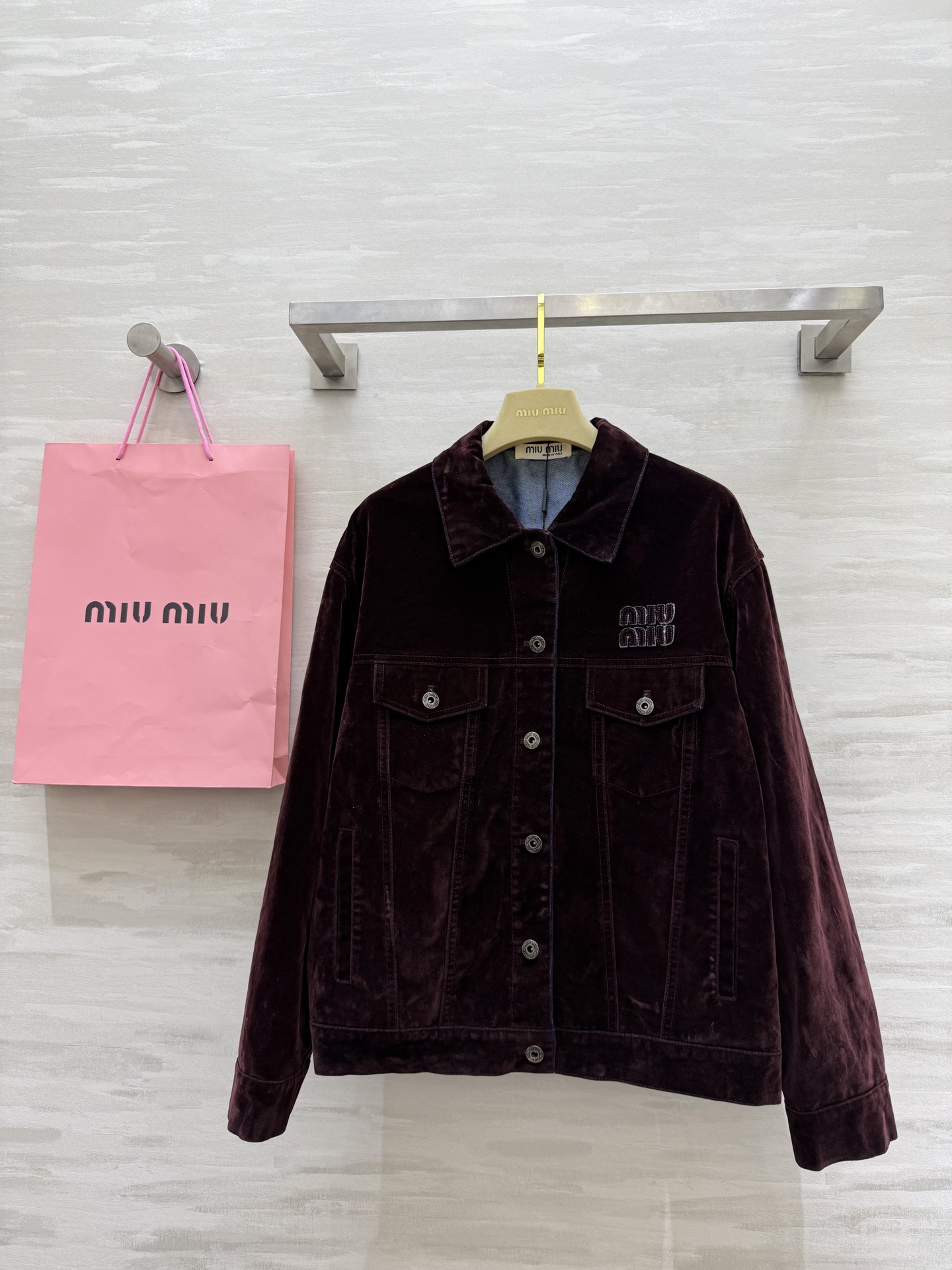 NO:606973,#Miu autumn and winter new velvet jacket, high quality customization, ready for sale, sizeS/M/L (S size shoulder width 47, chest 100, length 57),,miumiu,jackets & coats,jackets & coats,alexander wang19860909#Miu系秋冬新款丝绒夹克外套 高品质定制 现货首发sizeS/M/L（s码肩宽47,胸围100,衣长57）,,miumiu,jackets & coats,jackets & coats,alexander wang,Women's clothing