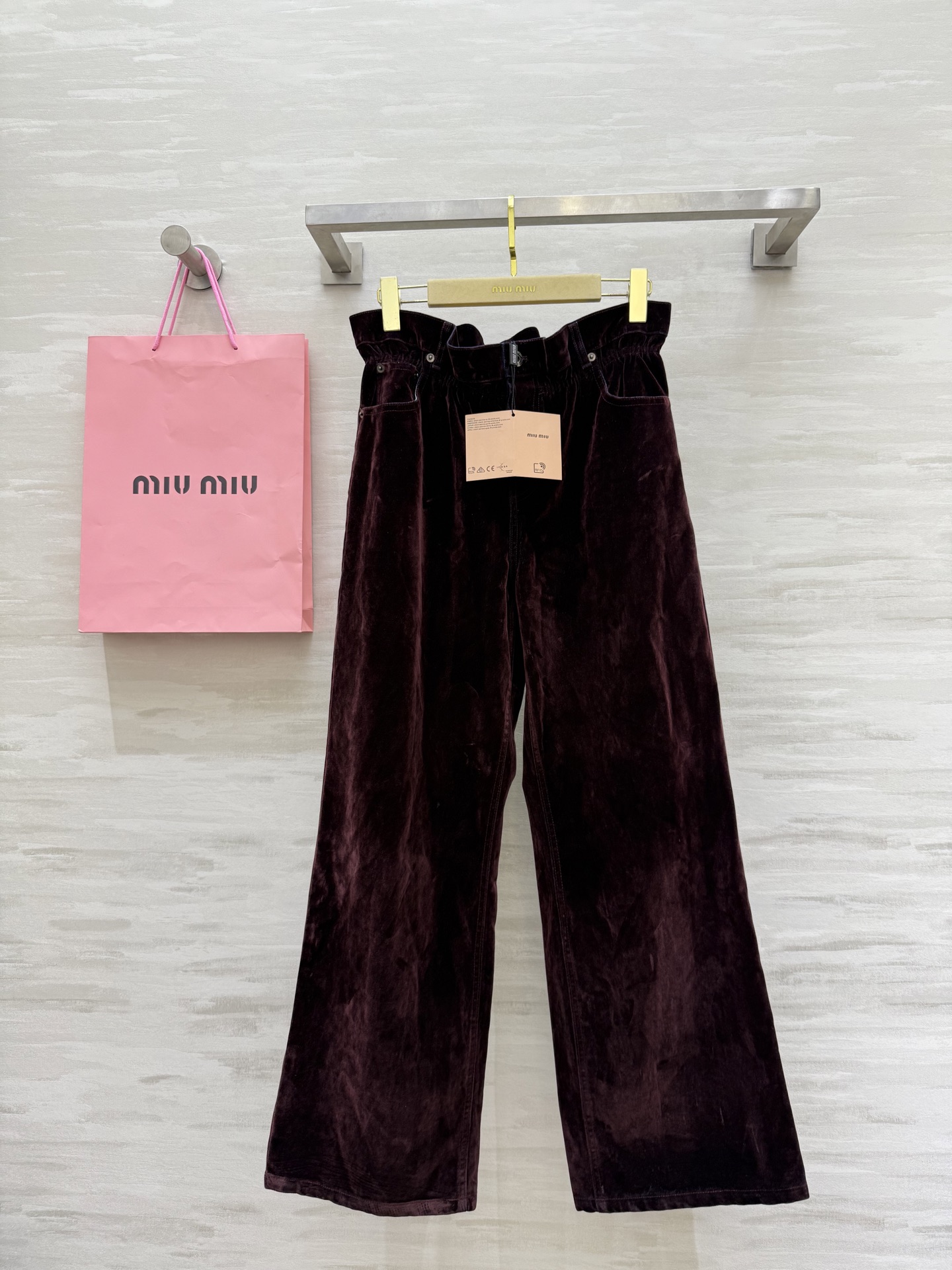NO:606984,#Miu series autumn and winter new velvet trousers, high quality customization, ready for sale, sizeS/M/L (S size waist 70, pants length 102),,miumiu,alexander wang19860909#Miu系秋冬新款 丝绒长裤 高品质定制 现货首发sizeS/M/L（s码腰围70,裤长102）,,miumiu,alexander wang,Women's clothing