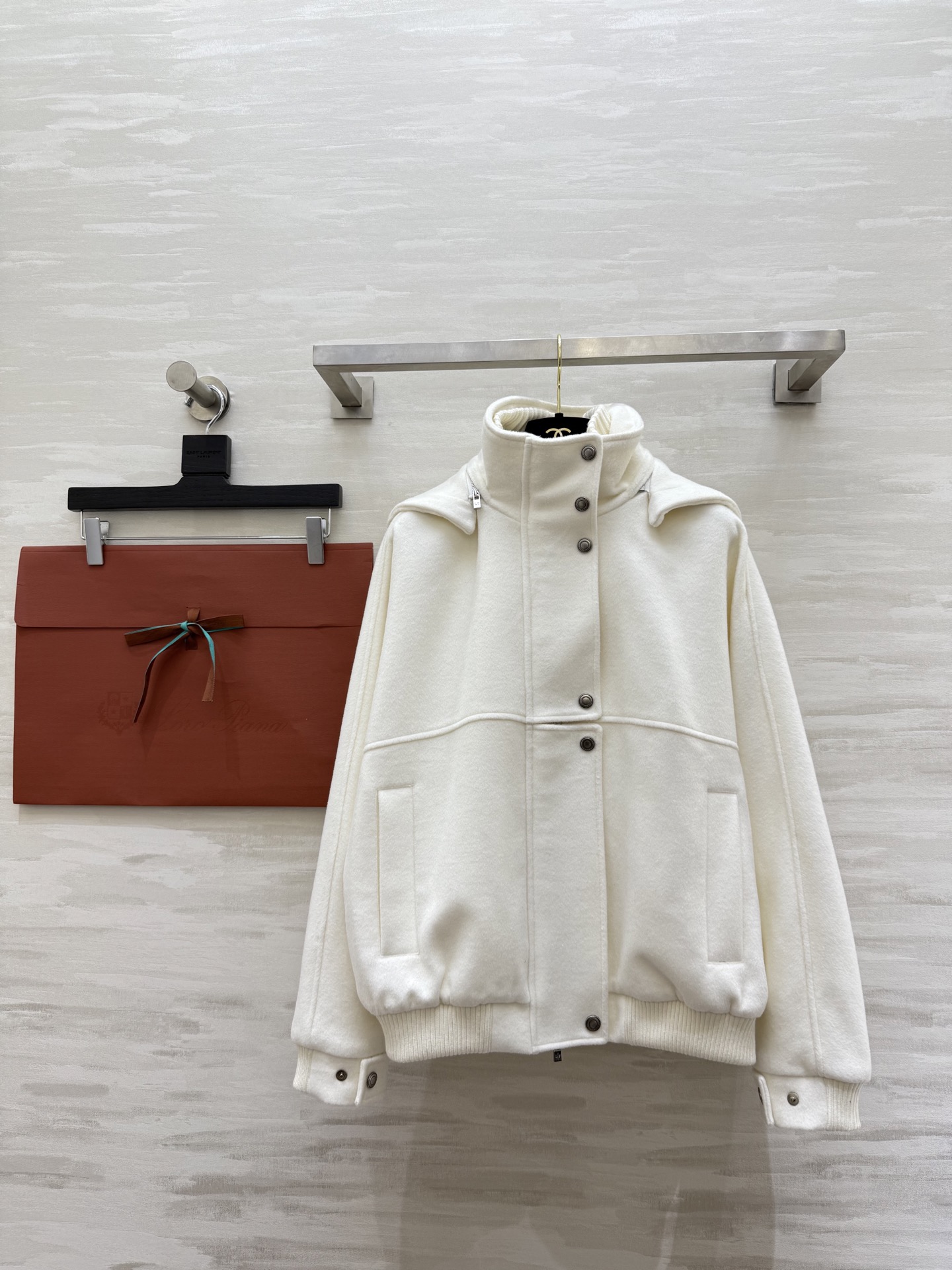 NO:606968,#Loro Pian autumn and winter wear woolen hooded jacket, high quality customization, available in stock first size S/M/L (S size bust 126, length 58),,loro piana,jackets & coats,hats,alexander wang19860909#Loro Pian秋冬穿搭 羊毛呢连帽外套 高品质定制 现货首发sizeS/M/L（s码胸围126,衣长58）,,loro piana,jackets & coats,hats,alexander wang,Women's clothing