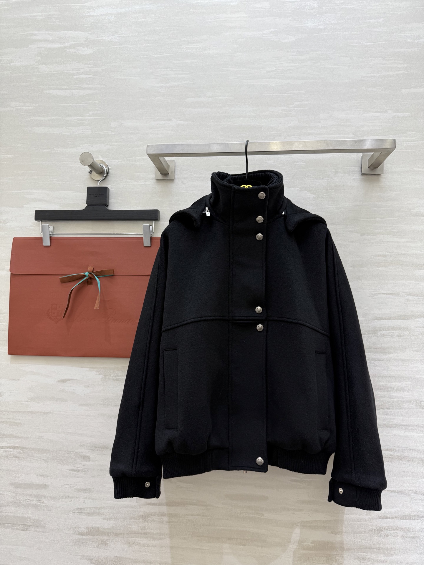 NO:606980,#Loro Pian autumn and winter wear woolen hooded jacket, high quality customization, available in stock first size S/M/L (S size bust 126, length 58),,loro piana,jackets & coats,hats,alexander wang19860909#Loro Pian秋冬穿搭 羊毛呢连帽外套 高品质定制 现货首发sizeS/M/L（s码胸围126,衣长58）,,loro piana,jackets & coats,hats,alexander wang,Women's clothing