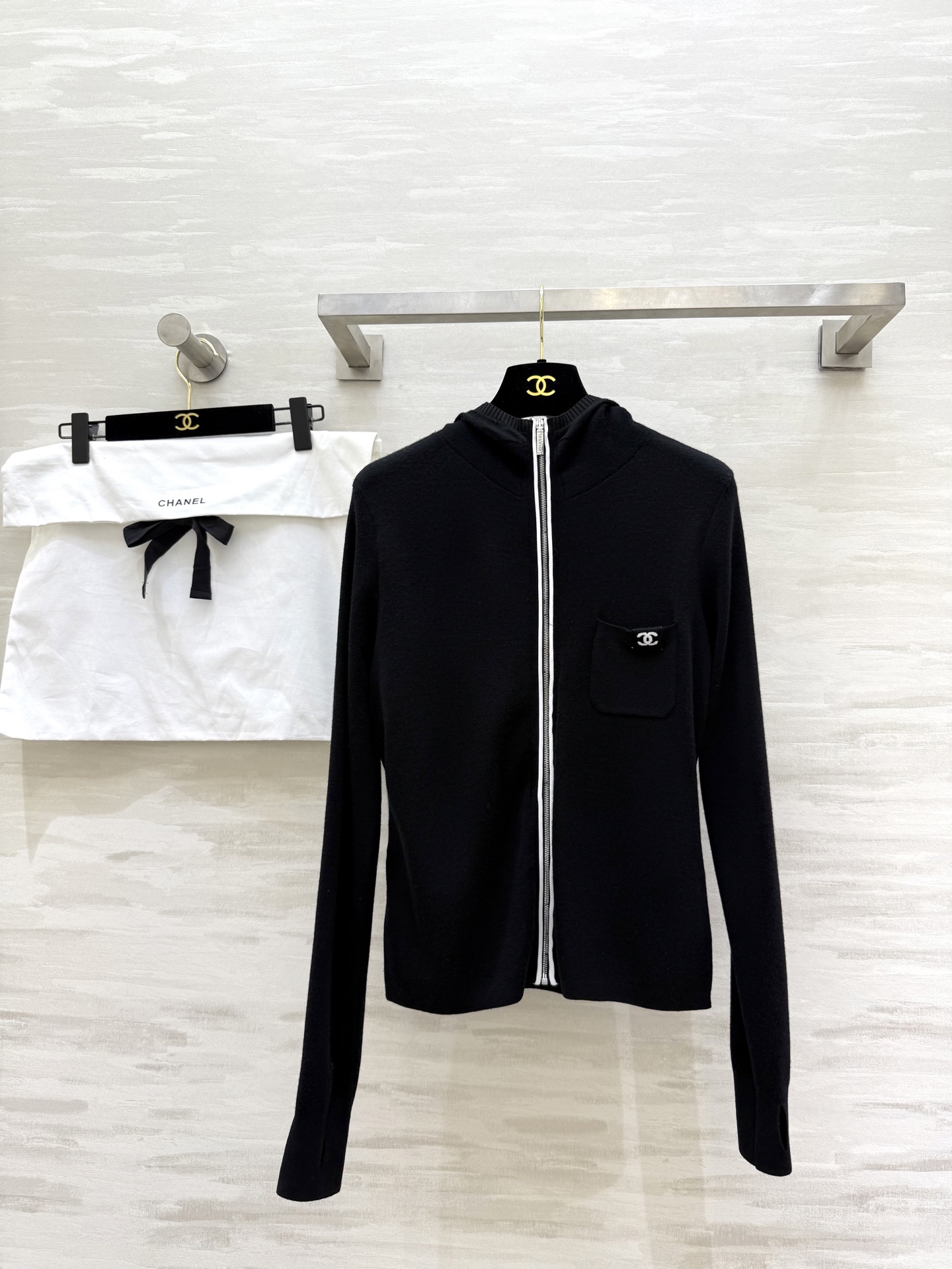 NO:607933,#ChaneN ski series hooded zipper base original development high quality customization ready stock size36/38/40,,chanel,hats,alexander wang19860909#ChaneN 滑雪系列 连帽拉链打底 原版开发 高品质定制 现货首发size36/38/40,,chanel,hats,alexander wang,Women's clothing