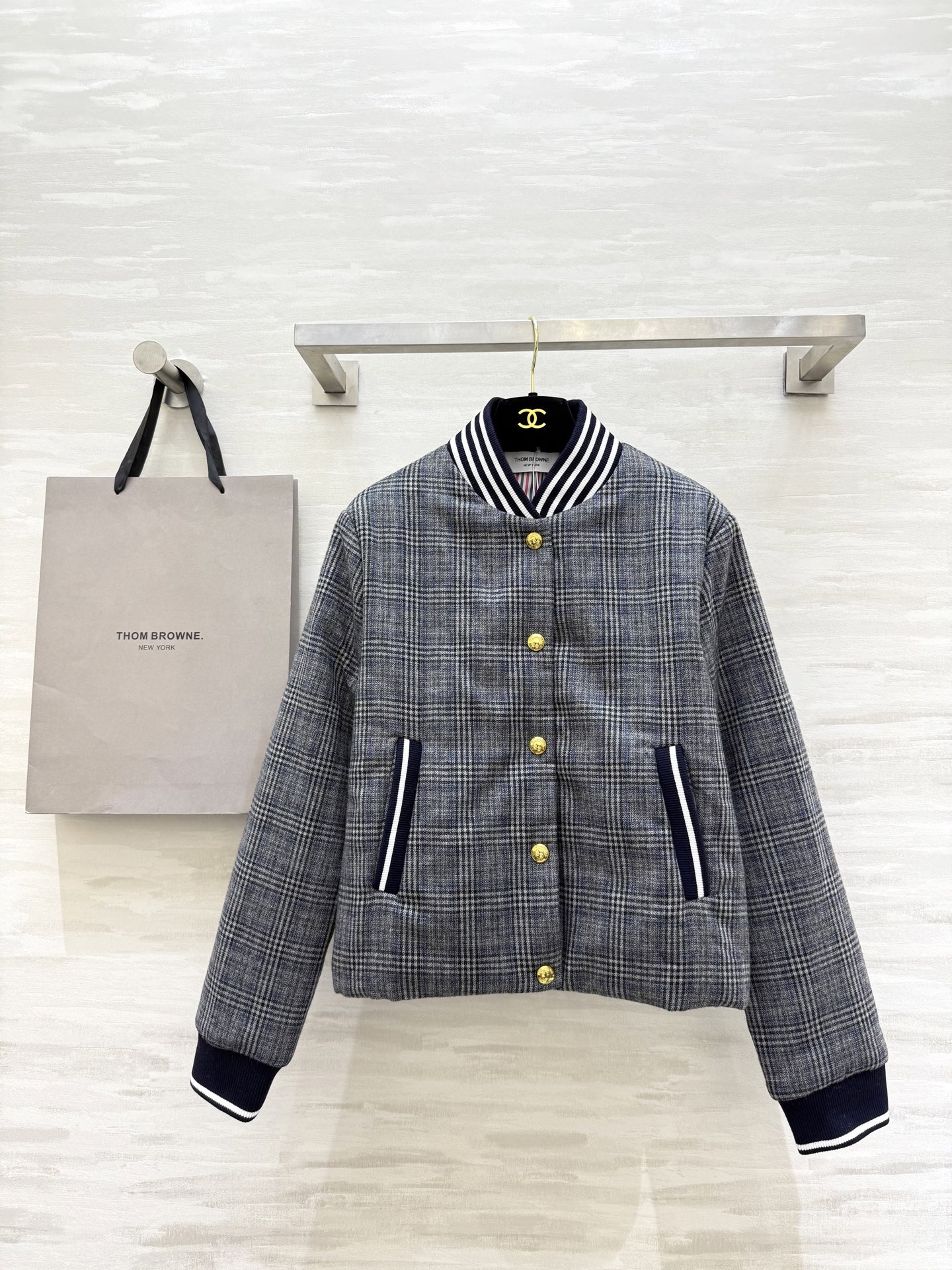 NO:611354,#ThomBrown Autumn and Winter New Style British College Style Cotton Jacket High Quality Customized Ready Available First SizeS/M/L (S Size Bust, Length 52),,jackets & coats,alexander wang19860909#ThomBrown秋冬新款 英伦学院风棉服外套 高品质定制 现货首发sizeS/M/L（s码胸围,衣长52）,,jackets & coats,alexander wang,Women's clothing