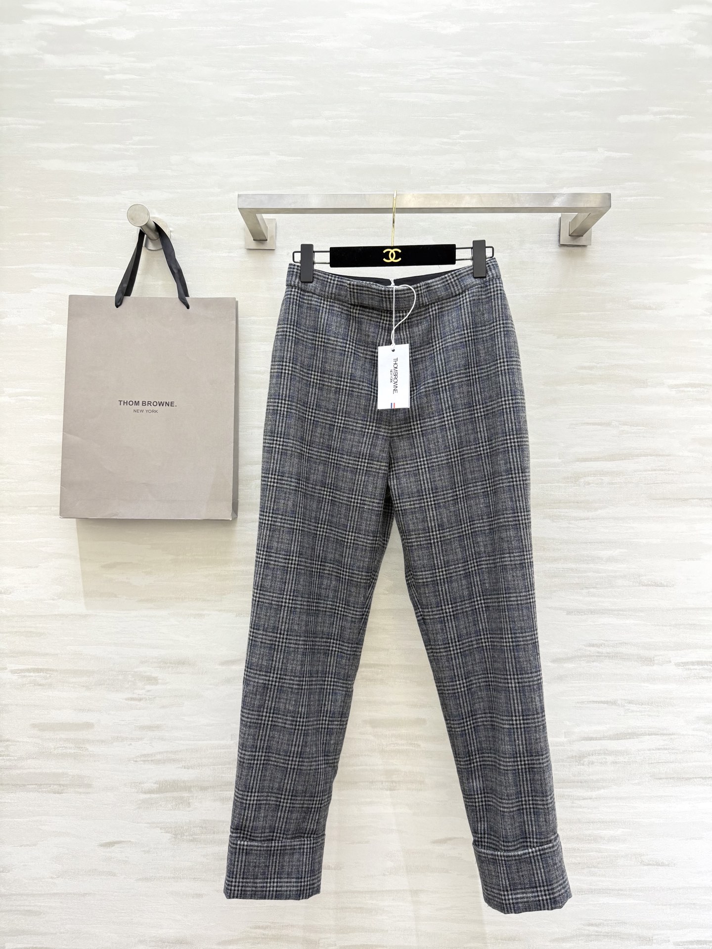 NO:611324,#Thom Brown new autumn and winter wool plaid rolled hem trousers, high quality customization, available in stock, sizeS/M/L (S size waist 68, trouser length 92),,alexander wang19860909#Thom Brown秋冬新款 羊毛格纹卷边西裤 高品质定制 现货首发sizeS/M/L（s码腰围68,裤长92）,,alexander wang,Women's clothing