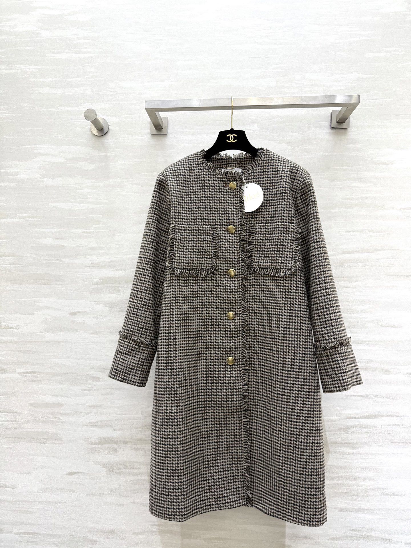 NO:611377,#Chlo new autumn and winter wool plaid mid-length jacket, high quality customization, ready for sale, sizeS/M/L (S size bust 104, length 94),,chloe,jackets & coats,alexander wang19860909#Chlo秋冬新款 羊毛格纹中长款外套 高品质定制 现货首发sizeS/M/L（s码胸围104,衣长94）,,chloe,jackets & coats,alexander wang,Women's clothing