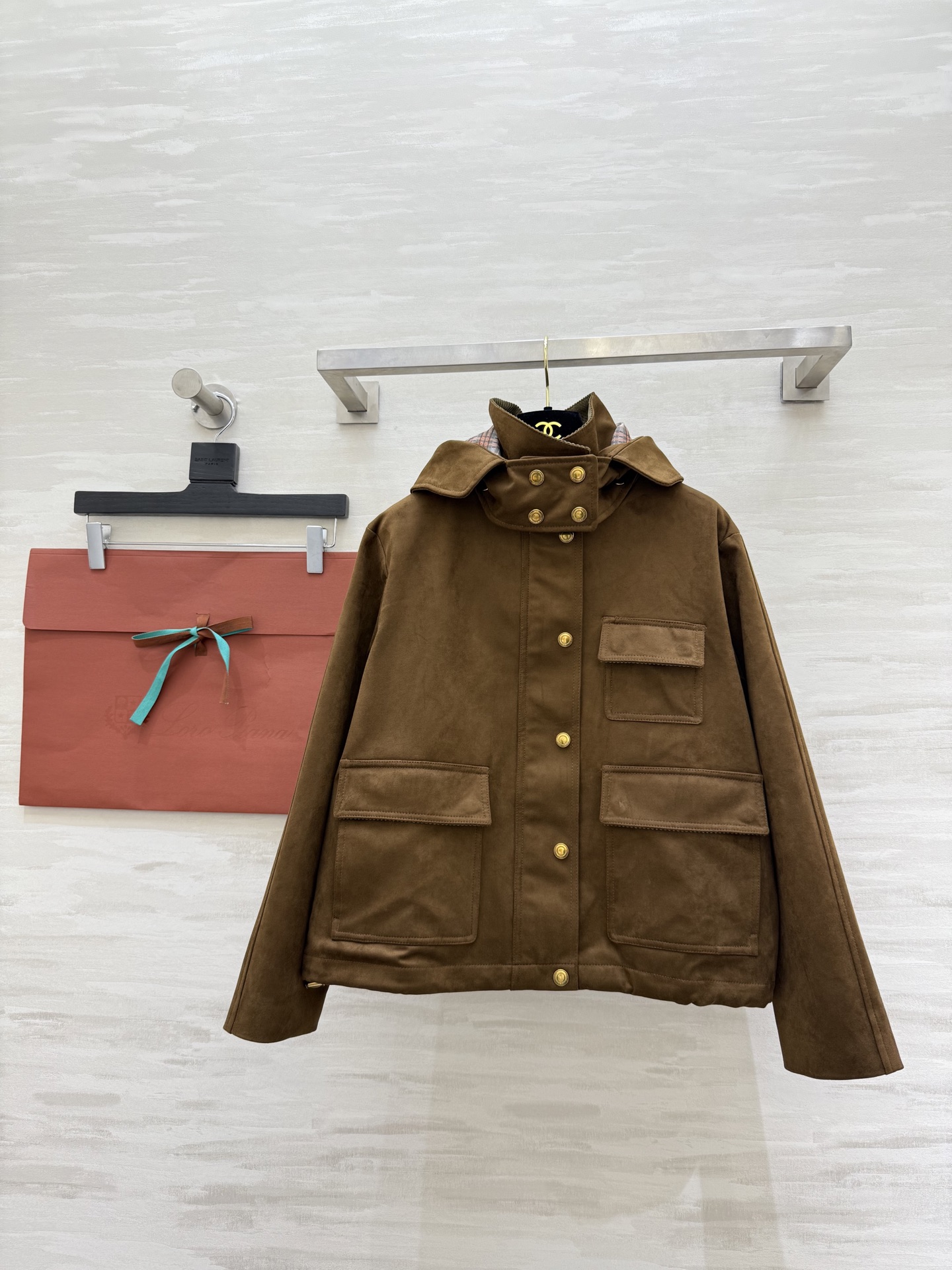 NO:622104,#Loro Pian new style for autumn and winter, old money style suede hooded jacket, high quality customization, ready for sale, sizeS/M/L (S size bust 108, length 53),,loro piana,jackets & coats,chamois leather,hats,alexander wang19860909#Loro Pian秋冬新款 老钱风麂皮绒连帽外套 高品质定制 现货首发sizeS/M/L（s码胸围108,衣长53）,,loro piana,jackets & coats,chamois leather,hats,alexander wang,Women's clothing