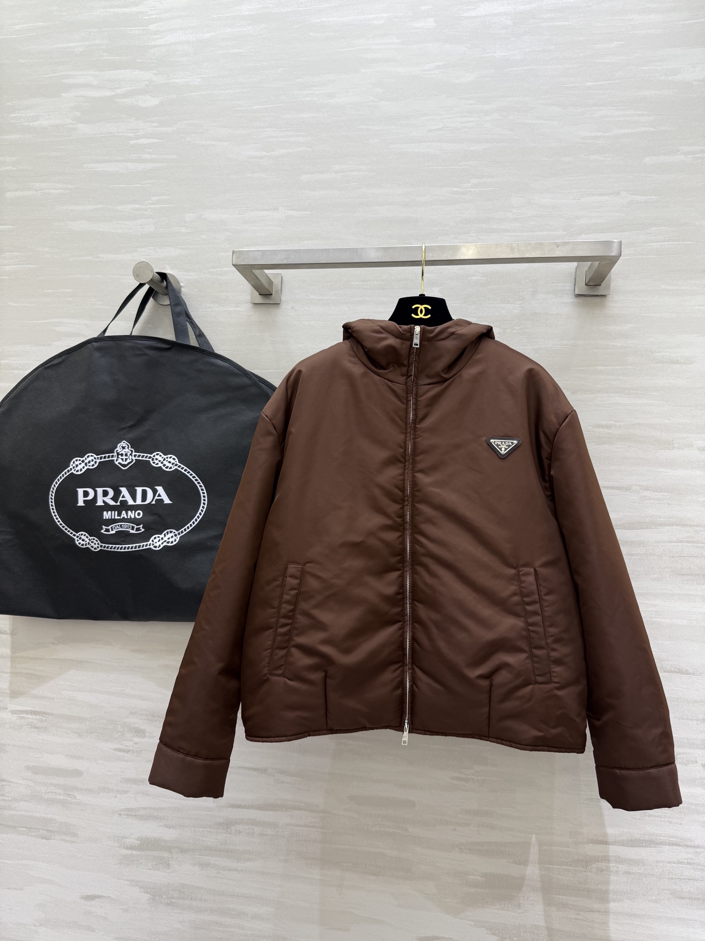 NO:623319,#Prad autumn and winter new style hooded cotton jacket, high quality customization, available in stock first size S/M/L (S size bust 108, length 55),, prada, jackets & coats, hats, alexander wang19860909#Prad秋冬新款 连帽棉服外套 高品质定制 现货首发sizeS/M/L（s码胸围108,衣长55）,,prada,jackets & coats,hats,alexander wang,Women's clothing