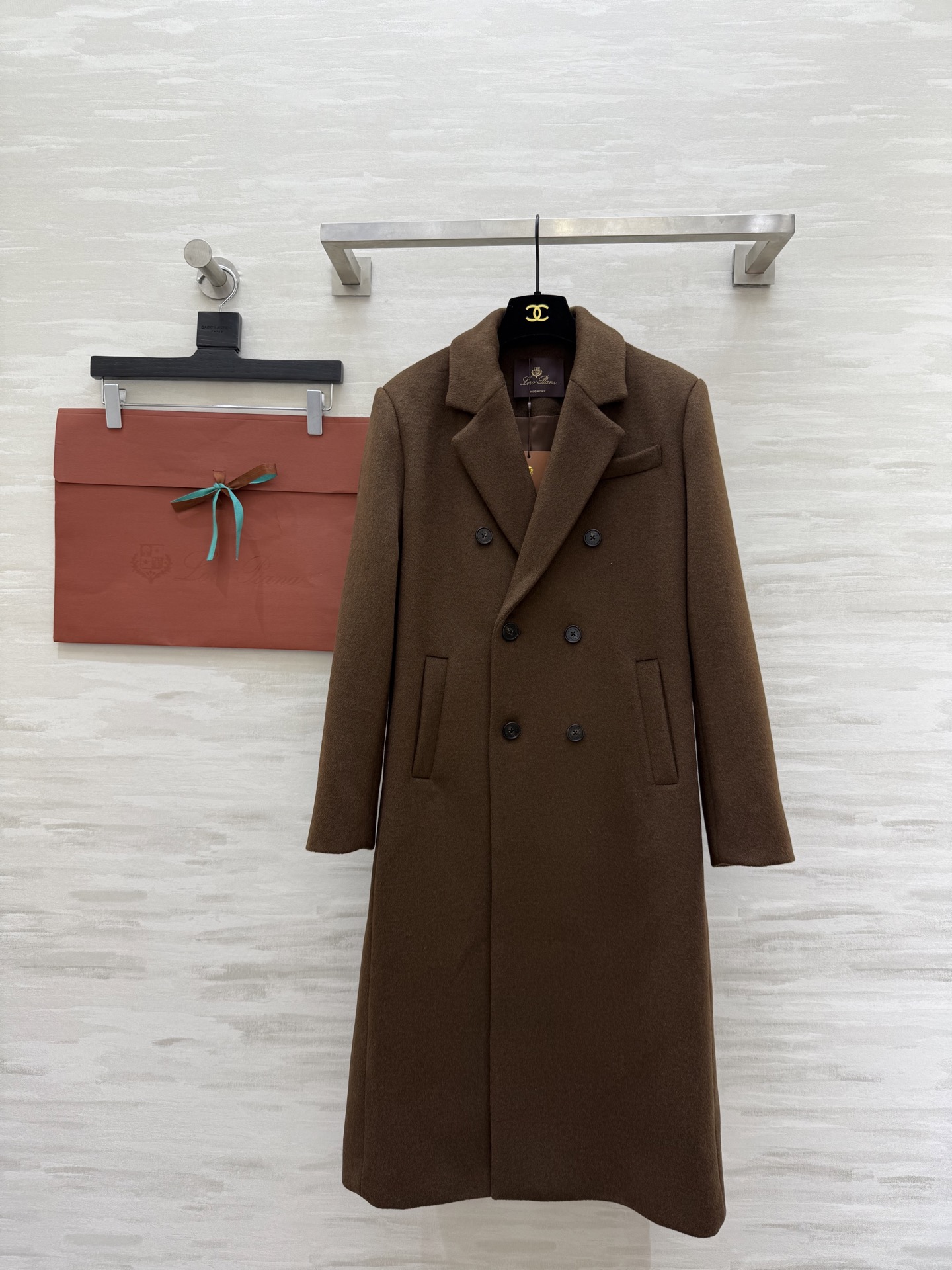 NO:624853,#Loro Pian new autumn and winter style old money style woolen coat, high quality customization, available in stock first sizeS/M/L (S size bust 96, length 104),,loro piana,alexander wang19860909#Loro Pian秋冬新款 老钱风羊毛呢大衣 高品质定制 现货首发sizeS/M/L（s码胸围96,衣长104）,,loro piana,alexander wang,Women's clothing
