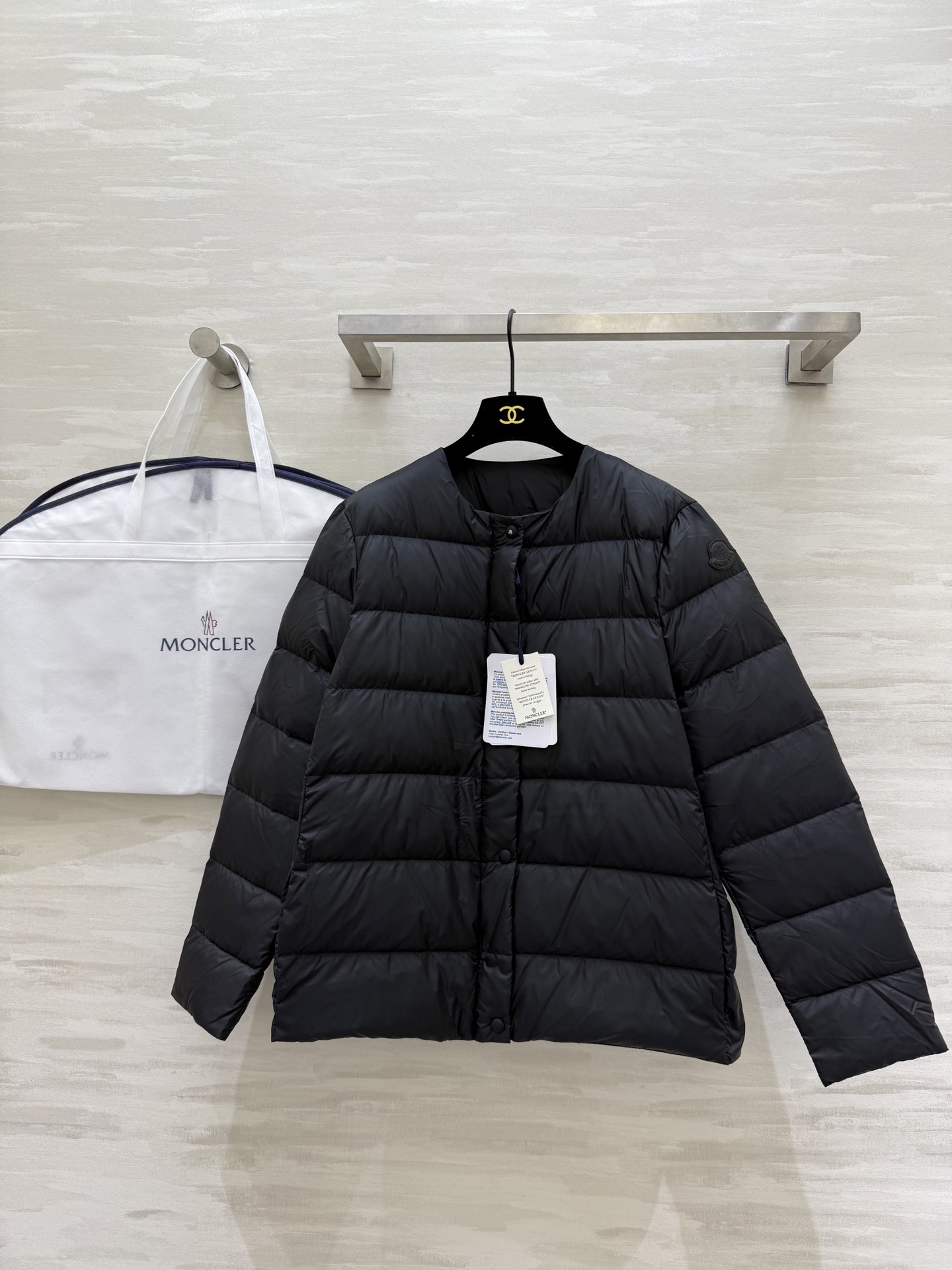NO:624928,Comes with dust bag #Moncle new autumn and winter minimalist round neck down jacket, high quality customization, ready for sale, size 0/1/2 (shoulder width 40 in size 1, chest 102, length 64),, down jacket, alexander wang19860909配防尘袋#Moncle秋冬新款 极简圆领羽绒服 高品质定制 现货首发size0/1/2（1码肩宽40,胸围102,衣长64）,,down jacket,alexander wang,Women's clothing