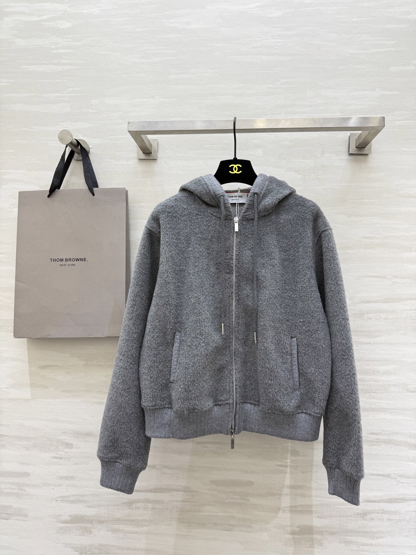 NO:628012,#THOM BROWNpre fall Warm wool hoodie, quality online, high quality customization, available in stock, sizeS/M/L (S size bust 110, length 52),,hats,alexander wang19860909#THOM BROWNpre fall 温暖羊毛帽衫 质感在线 高品质定制 现货首发sizeS/M/L（s码胸围110,衣长52）,,hats,alexander wang,Women's clothing