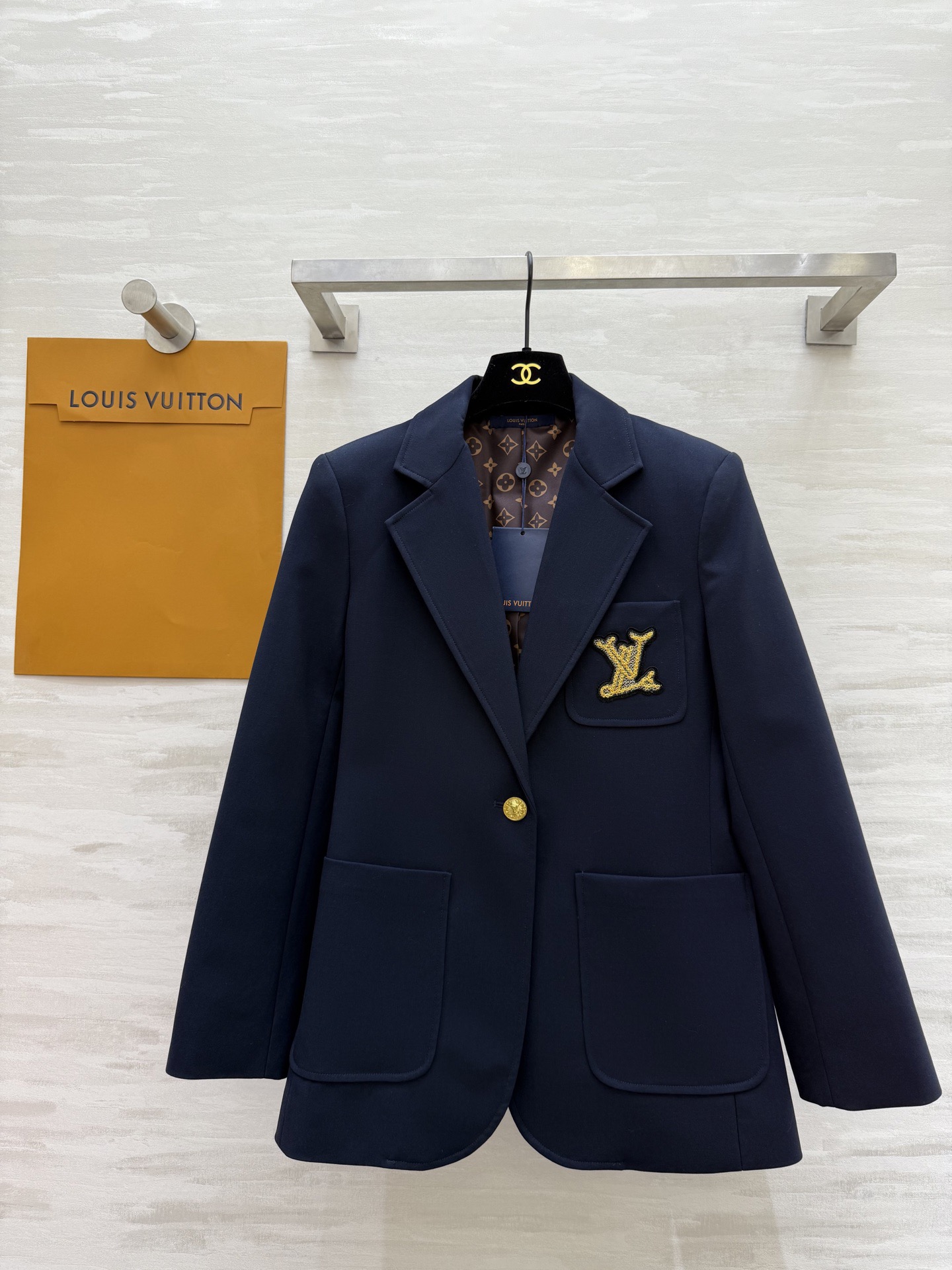 NO:639153,#Lv new autumn and winter wool suit jacket, high quality customization, available in stock first sizeS/M/L/XL (shoulder width M size 39, bust 94, length 72), Louis Vuitton-clothing, louis vuitton, louis vuitton, jackets & coats, business suit, alexander wang19860909#Lv秋冬新款 羊毛西装外套 高品质定制 现货首发sizeS/M/L/XL（M码肩宽39,胸围94,衣长72）,路易威登-服装,louis vuitton,louis vuitton,jackets & coats,business suit,alexander wang,Women's clothing