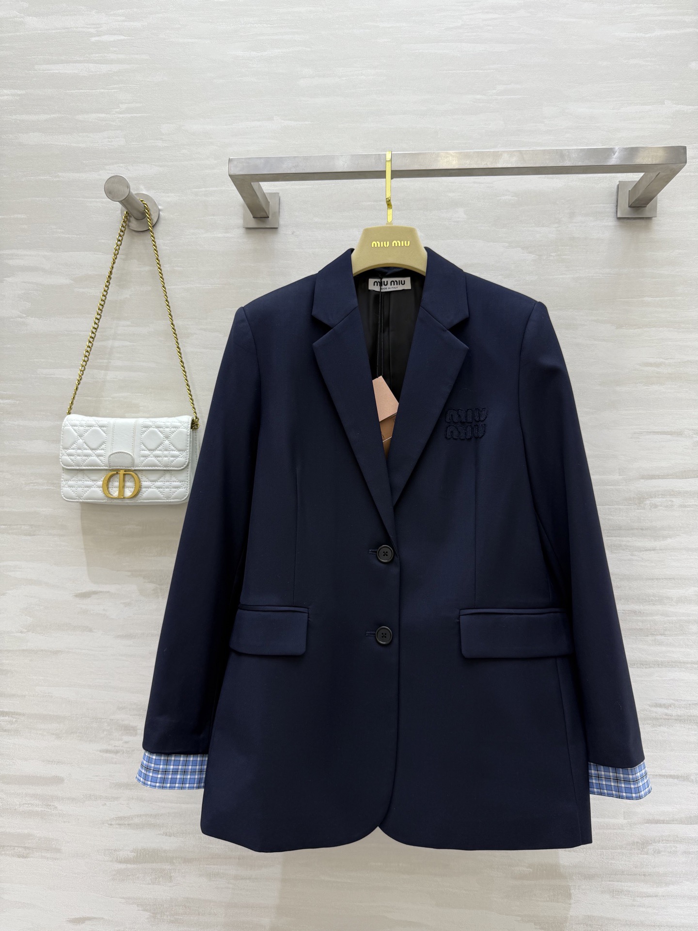 NO:639125,#Miumi Plaid Sleeve Splicing Silk Wool Blazer Customized Silk Wool Texture High Quality Ready Available First SizeS/M/L/XL (M Size Shoulder Width 37, Bust 100, Clothes Length 70), Miumiu-clothing, miumiu, jackets & coats, business suit, alexander wang19860909#Miumi格纹袖拼接丝毛西装外套 定制丝毛质地 高品质 现货首发sizeS/M/L/XL（M码肩宽37,胸围100,衣长70）,缪缪-服装,miumiu,jackets & coats,business suit,alexander wang,Women's clothing