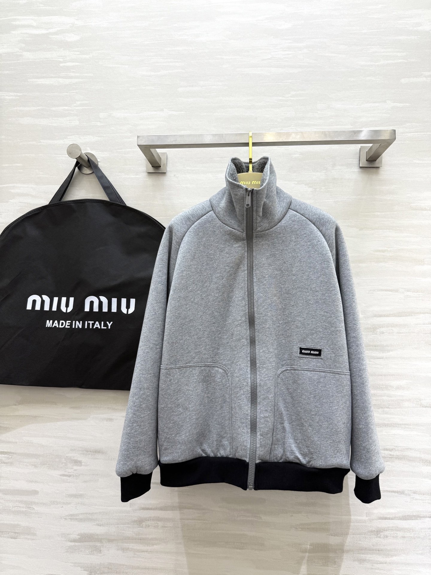 NO:639136,#Miumi new autumn and winter eco-friendly lambswool stand-up collar jacket, high-quality customization, ready for sale, first size S/M/L (S size bust 106, length 59), Miumi-clothing, miumiu, jackets & coats, alexander wang19860909#Miumi秋冬新款 环保羔毛立领外套 高品质定制 现货首发sizeS/M/L（s码胸围106,衣长59）,缪缪-服装,miumiu,jackets & coats,alexander wang,Women's clothing