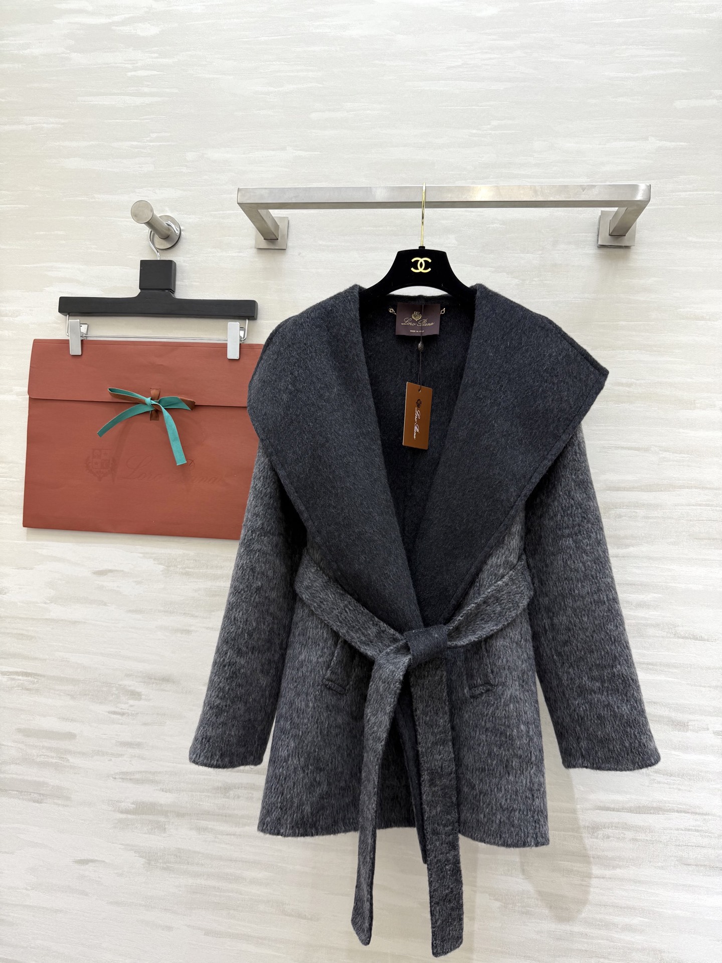 NO:639106,#Loro Piana outfit｜LP classic cape style coat, customized double-sided wool fabric, high quality, ready for sale, sizeS/M/L (S size shoulder width 56, bust 120, length 75-81), women's clothing, loro piana, loro piana, jackets & coats, alexander wang19860909#Loro Piana穿搭｜LP经典斗篷式大衣外套 定制双面羊毛面料 高品质 现货首发sizeS/M/L（s码肩宽56,胸围120,衣长75-81）,女装,loro piana,loro piana,jackets & coats,alexander wang,Women's clothing