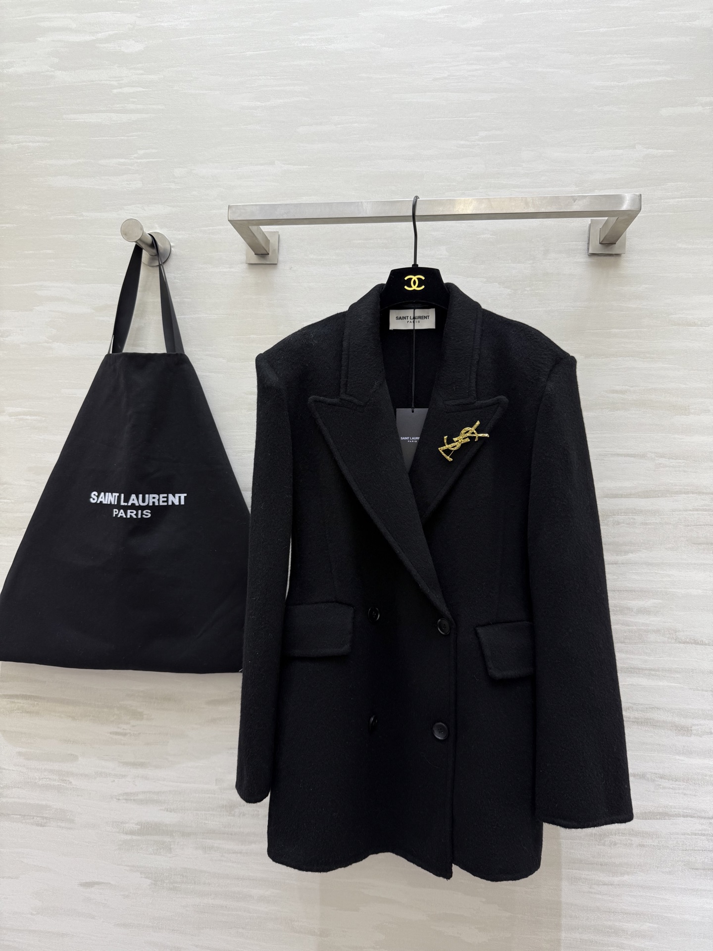 NO:655015,#ysl autumn and winter new style double-sided woolen nylon suit jacket, cool and handsome, stylish and high-quality custom-made, available in stock first size S/M/L (shoulder width 46, bust 98, length 77), saint laurent, jackets & coats, business suit, alexander wang19860909#ysl秋冬新款 双面羊毛尼西装外套 飒爽帅气 大气时髦 高品质定制 现货首发sizeS/M/L（M码肩宽46,胸围98,衣长77）,,saint laurent,jackets & coats,business suit,alexander wang,Women's clothing