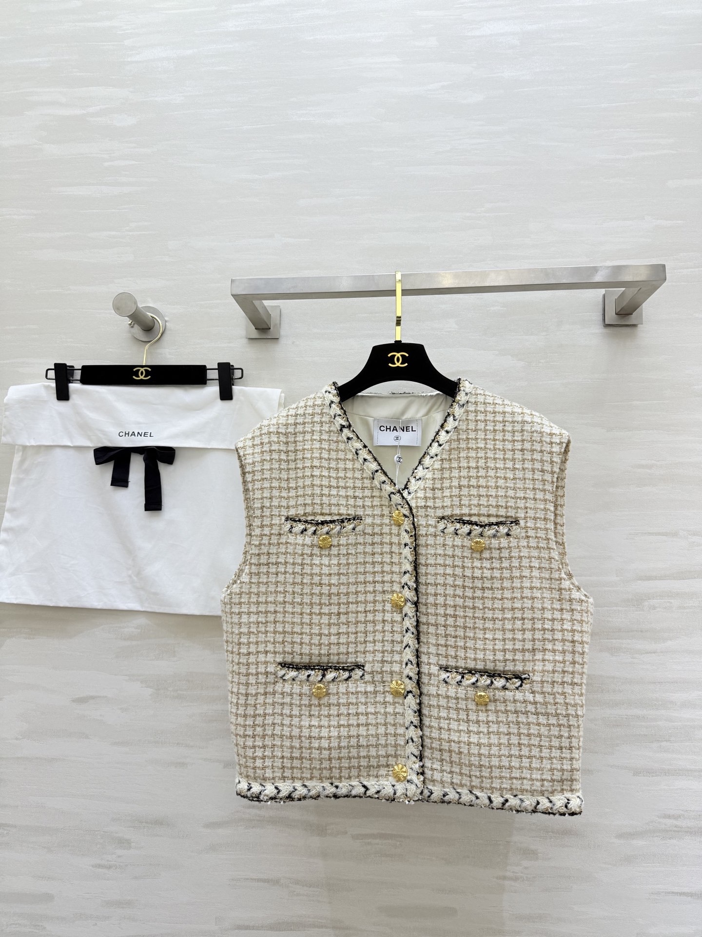 NO:639008,#Chanek wool blended woven tweed vest, high quality customization, available in stock, sizeS/M/L (S size bust 102, length 51), Chanel-clothing, chanel, chanel, alexander wang19860909#Chanek羊毛混纺编织花呢马甲 高品质定制 现货首发sizeS/M/L（s码胸围102,衣长51）,香奈儿-服装,chanel,chanel,alexander wang,Women's clothing