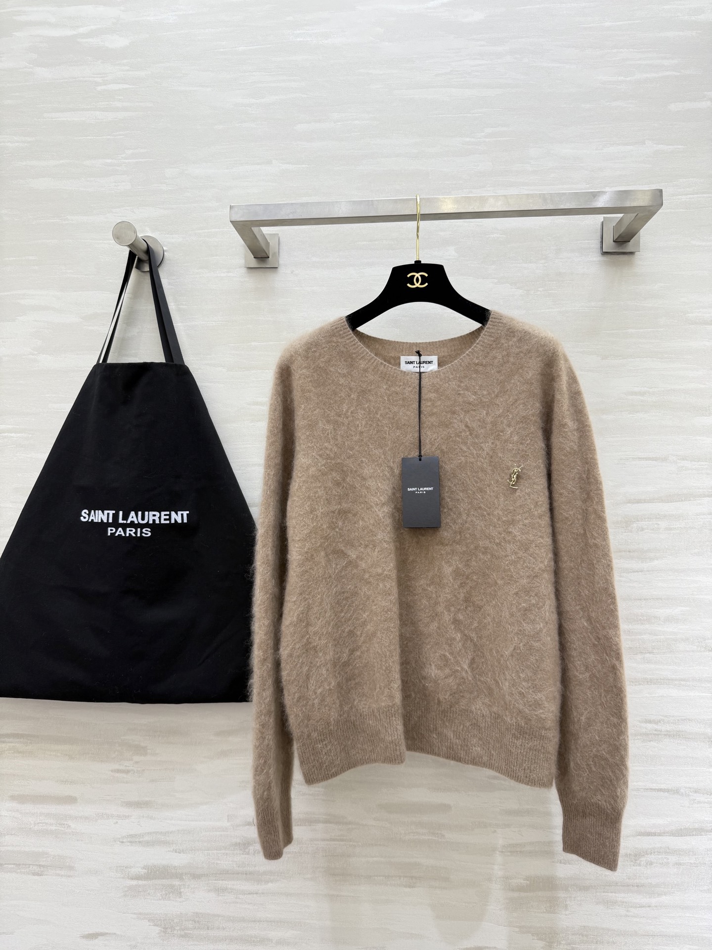 NO:638983,#ysl new autumn and winter wool top, warm and super good-looking, high-quality customization, available in stock first sizeS/M/L (M size bust 110, length 57), saint laurent-clothing, saint laurent, saint laurent, alexander wang19860909#ysl秋冬新款 羊毛上衣 暖乎乎超级好看 高品质定制 现货首发sizeS/M/L（M码胸围110,衣长57）,圣罗兰-服装,saint laurent,saint laurent,alexander wang,Women's clothing