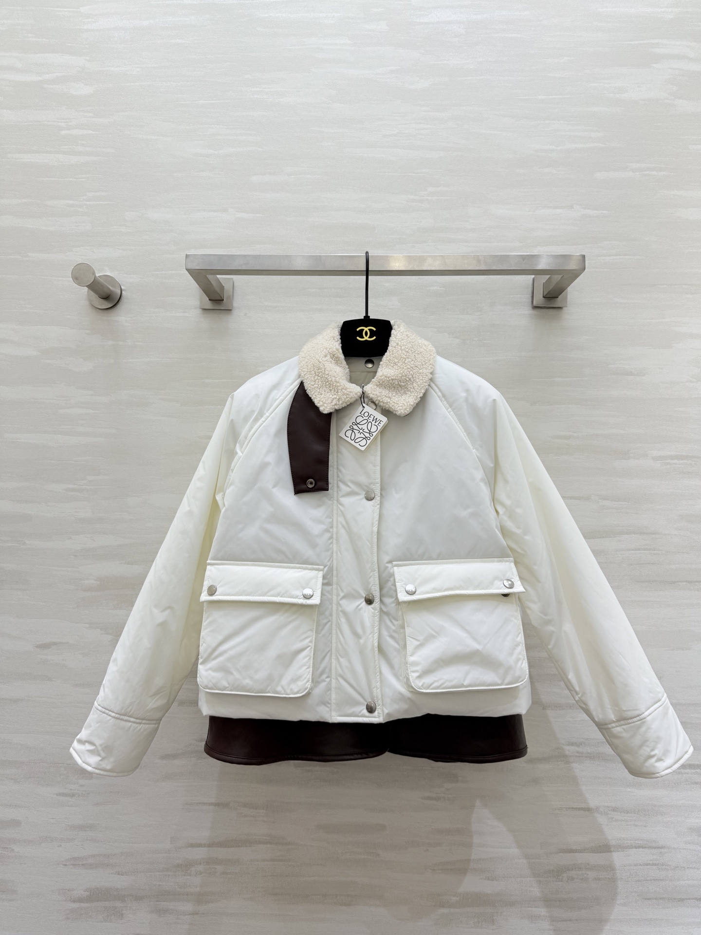 NO:663012,#Loewss Eco-friendly teddy velvet two-piece cotton jacket, high-quality customization, available in stock, sizeS/M/L (S size bust 108, length 58),,loewe,jackets & coats, 19860909#Loewss 环保泰迪绒两件套棉服外套 高品质定制 现货首发sizeS/M/L（s码胸围108,衣长58）,,loewe,jackets & coats, ,Women's clothing