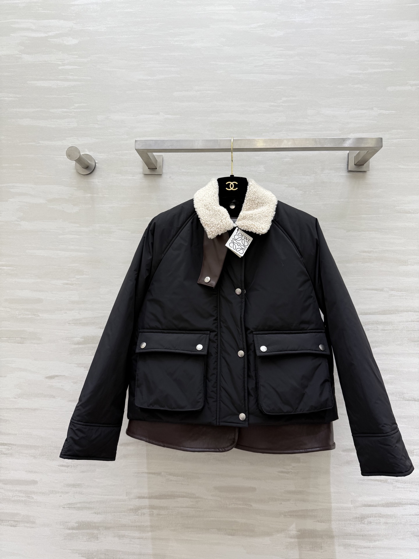 NO:663031,#Loewss Eco-friendly teddy velvet two-piece cotton jacket, high-quality customization, available in stock, sizeS/M/L (S size bust 108, length 58),,loewe,jackets & coats, 19860909#Loewss 环保泰迪绒两件套棉服外套 高品质定制 现货首发sizeS/M/L（s码胸围108,衣长58）,,loewe,jackets & coats, ,Women's clothing