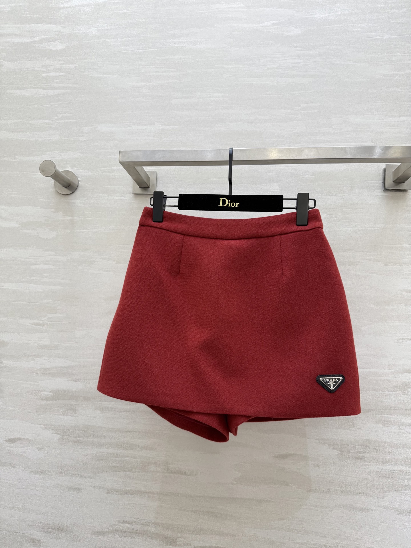 NO:663680,#Prad autumn and winter new wool pants, playful and fashionable, anti-exposure safety pants design inside, three-dimensional tailoring, high-quality customization, ready for sale, size S/M/L/XL (M size waist 70, hip 96, length 35),, prada, skirts,  19860909#Prad秋冬新款羊毛裤裙 俏皮时髦 内里防走光安全裤设计 立体剪裁版型 高品质定制 现货首发sizeS/M/L/XL（M码腰围70,臀围96,衣长35）,,prada,skirts, ,Women's clothing