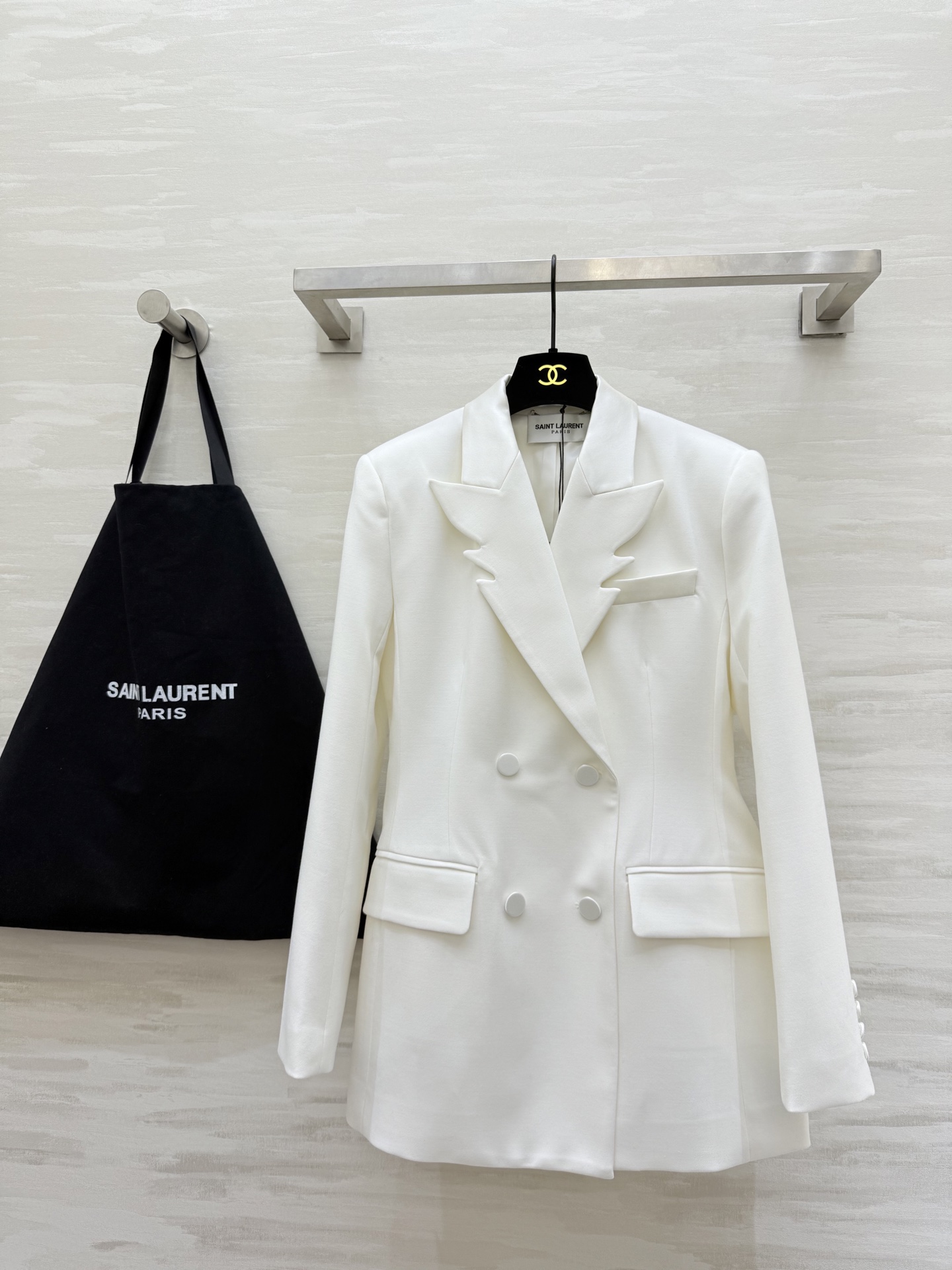 NO:664757,New style for early spring, smoking style, new interpretation of wing collar suit jacket, cool and handsome, modern and fashionable, high quality customization, ready for sale, size S/M/L/XL (S size shoulder width 39, bust 90, length 75),,jackets & coats,business suit, 19860909早春新款 吸烟装式 新演绎翅膀领西装外套 飒爽帅气 摩登时髦 高品质定制 现货首发sizeS/M/L/XL（s码肩宽39,胸围90,衣长75）,,jackets & coats,business suit, ,Women's clothing