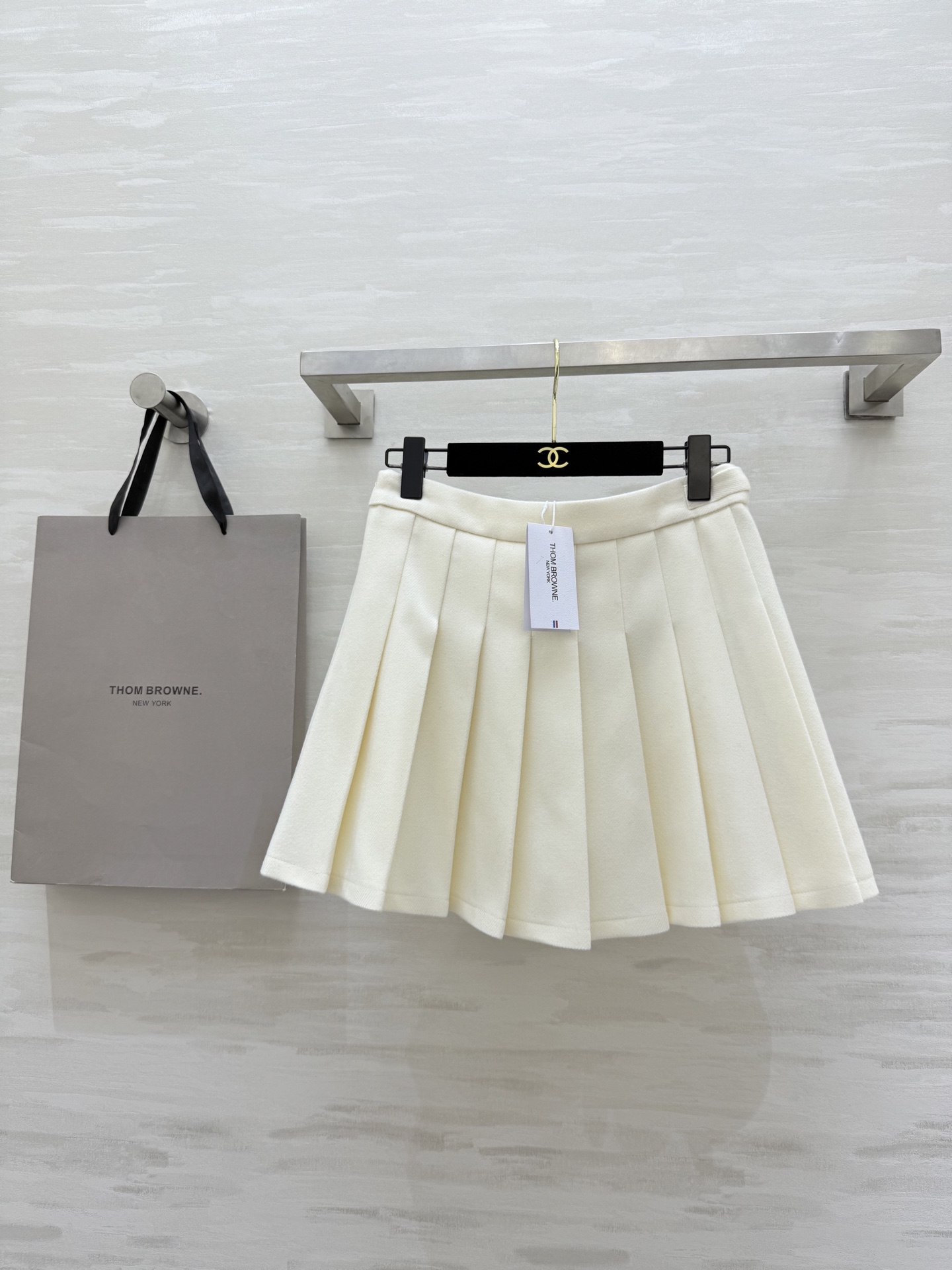 NO:664732,Thom Browne's new early spring wool pleated skirt, retro college style, color collision, full of vitality, high quality customization, ready for sale, sizeS/M/L/XL (M size waist 72, skirt length 38),,skirts, 19860909Thom Browne早春新款 羊毛百褶半裙 复古学院风 色彩碰撞 活力满满 高品质定制 现货首发sizeS/M/L/XL（M码腰围72,裙长38）,,skirts, ,Women's clothing