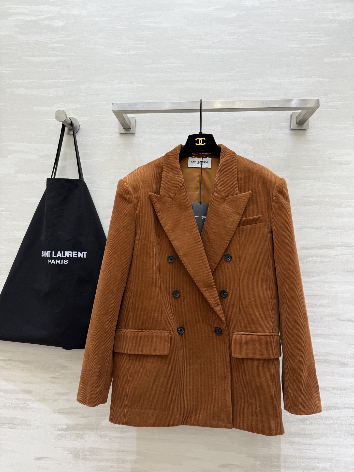 NO:664599,#ysl Early Spring New Corduroy Suit Jacket, Cool and Attractive, High Quality Customized, Ready Available, SizeS/M/L (S Size Bust 96, Length 73), saint laurent, jackets & coats, business suit,  19860909#ysl早春新款 灯芯绒西装外套 酷飒大气 高品质定制 现货首发sizeS/M/L（s码胸围96,衣长73）,,saint laurent,jackets & coats,business suit, ,Women's clothing