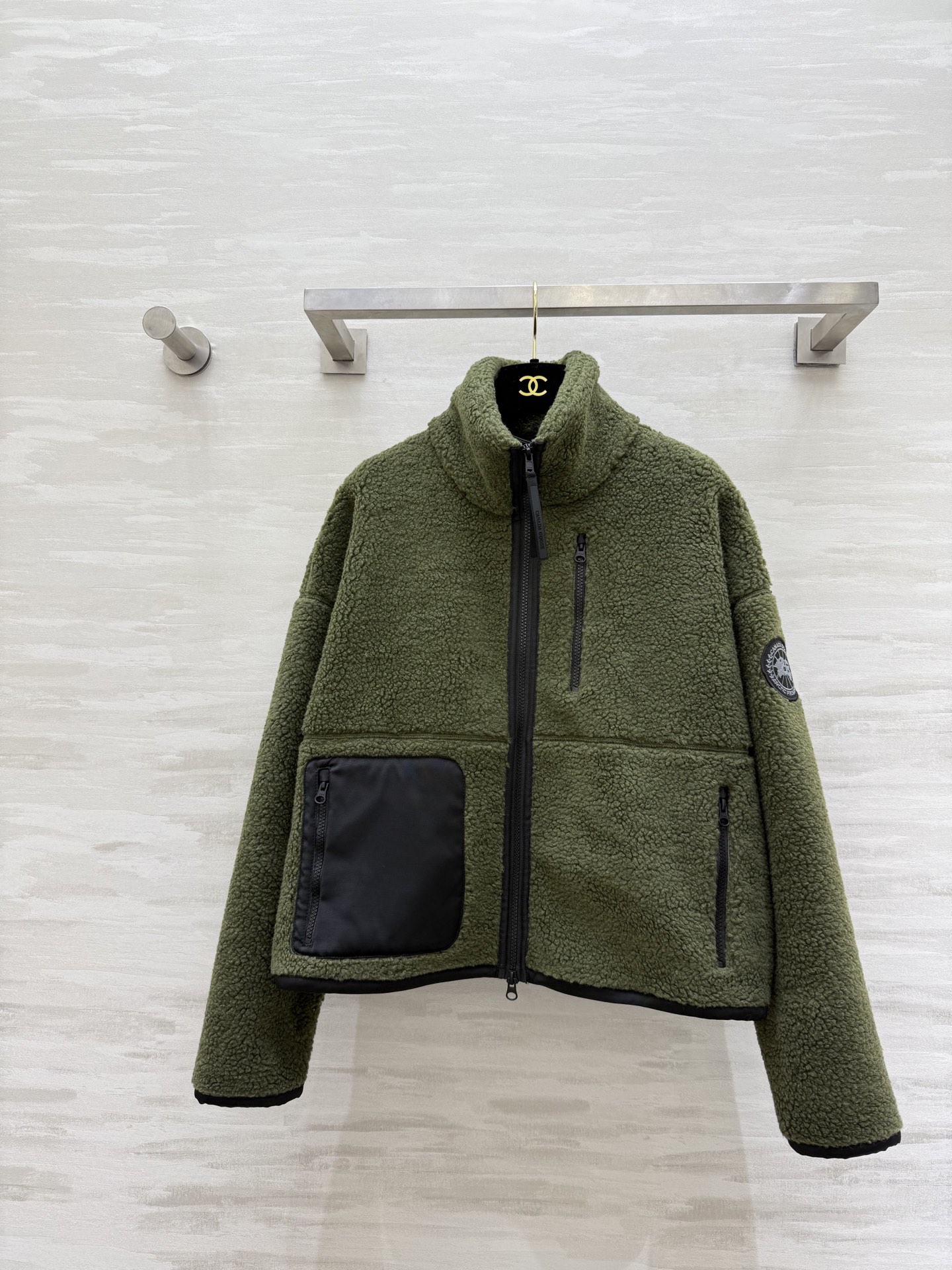 NO:664571,#CanadaGoose Canadian Goose Lambswool Fleece Stand Collar Jacket High Quality Customized Ready Available First SizeS/M/L (S Size Bust 104, Length 60),,jackets & coats, 19860909#CanadaGoose加拿大鹅 羊羔毛抓绒立领外套 高品质定制 现货首发sizeS/M/L（s码胸围104,衣长60）,,jackets & coats, ,Women's clothing