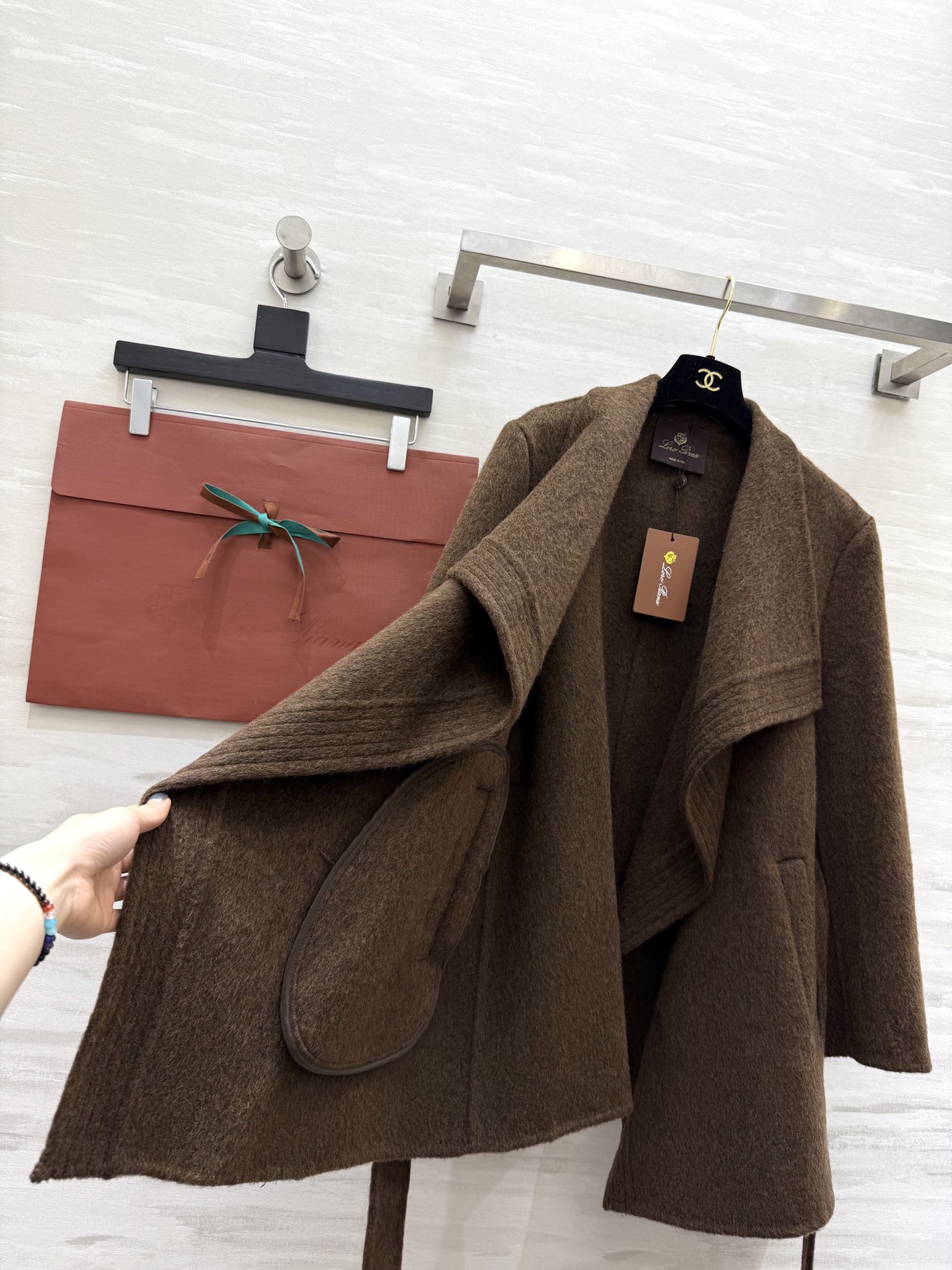 Loro Pian♡不规则翻领羊毛呢大衣 高品质定制 现货首发size：S/M/L（s码肩宽：42，胸围